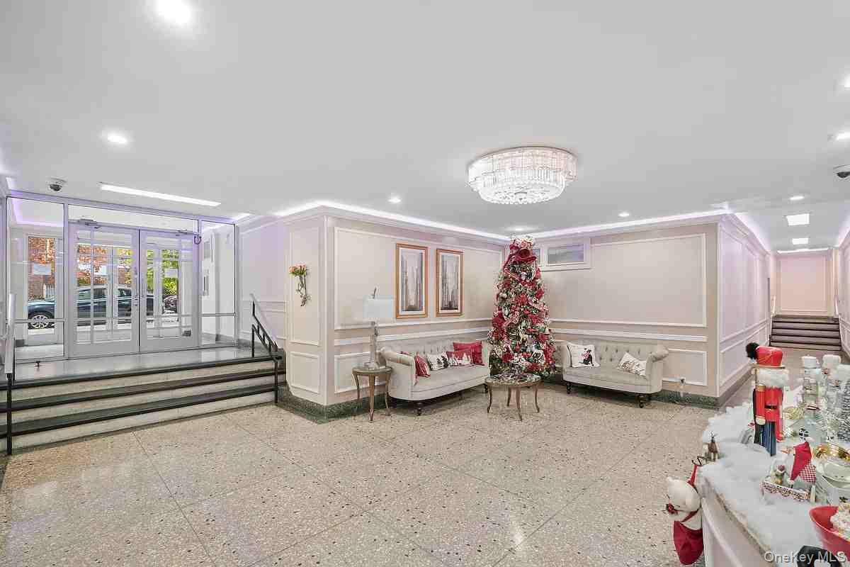 64-00 Saunders Street, Unit 5-C