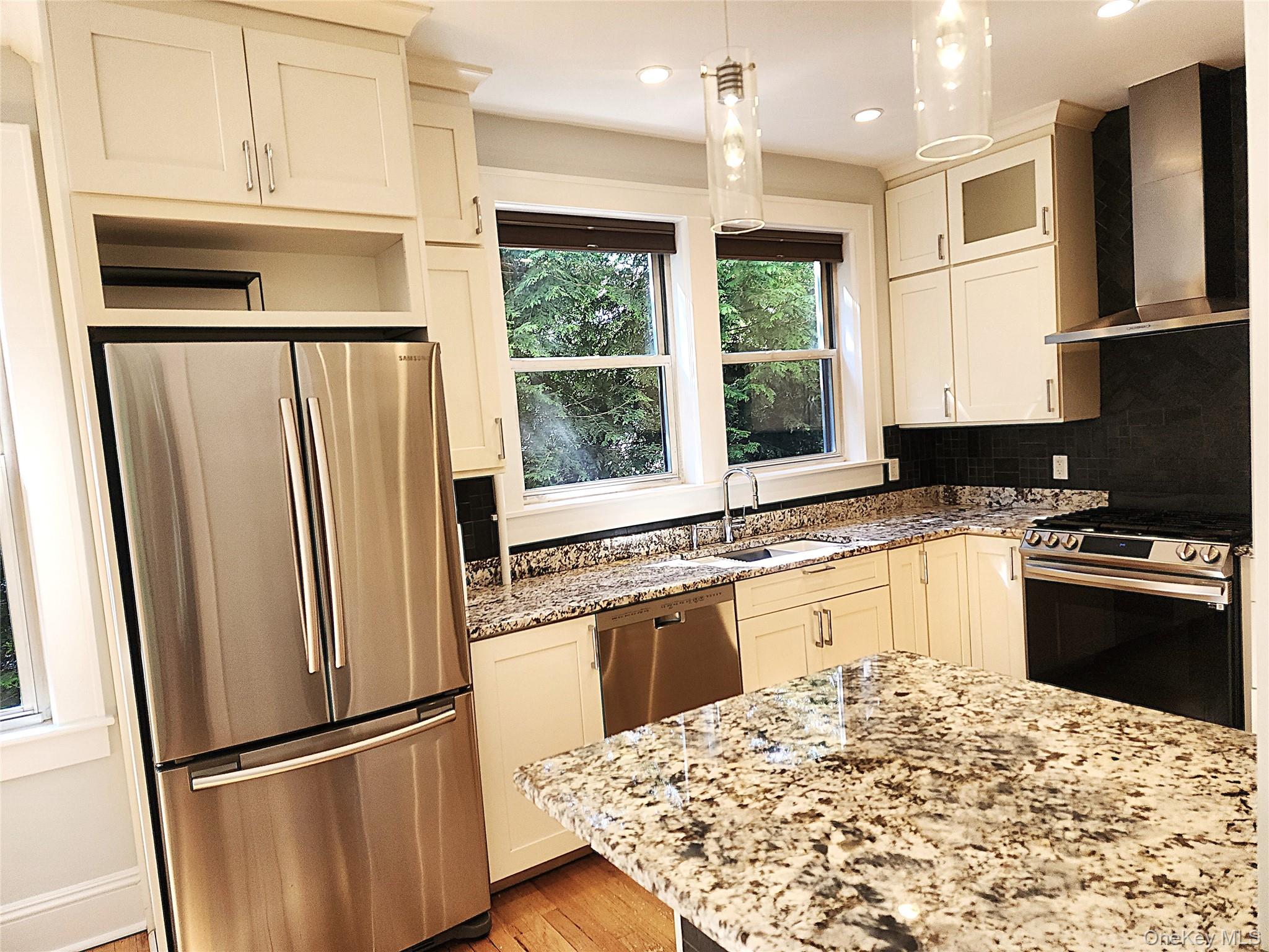 17 Grand Boulevard, Unit 1 photo 3