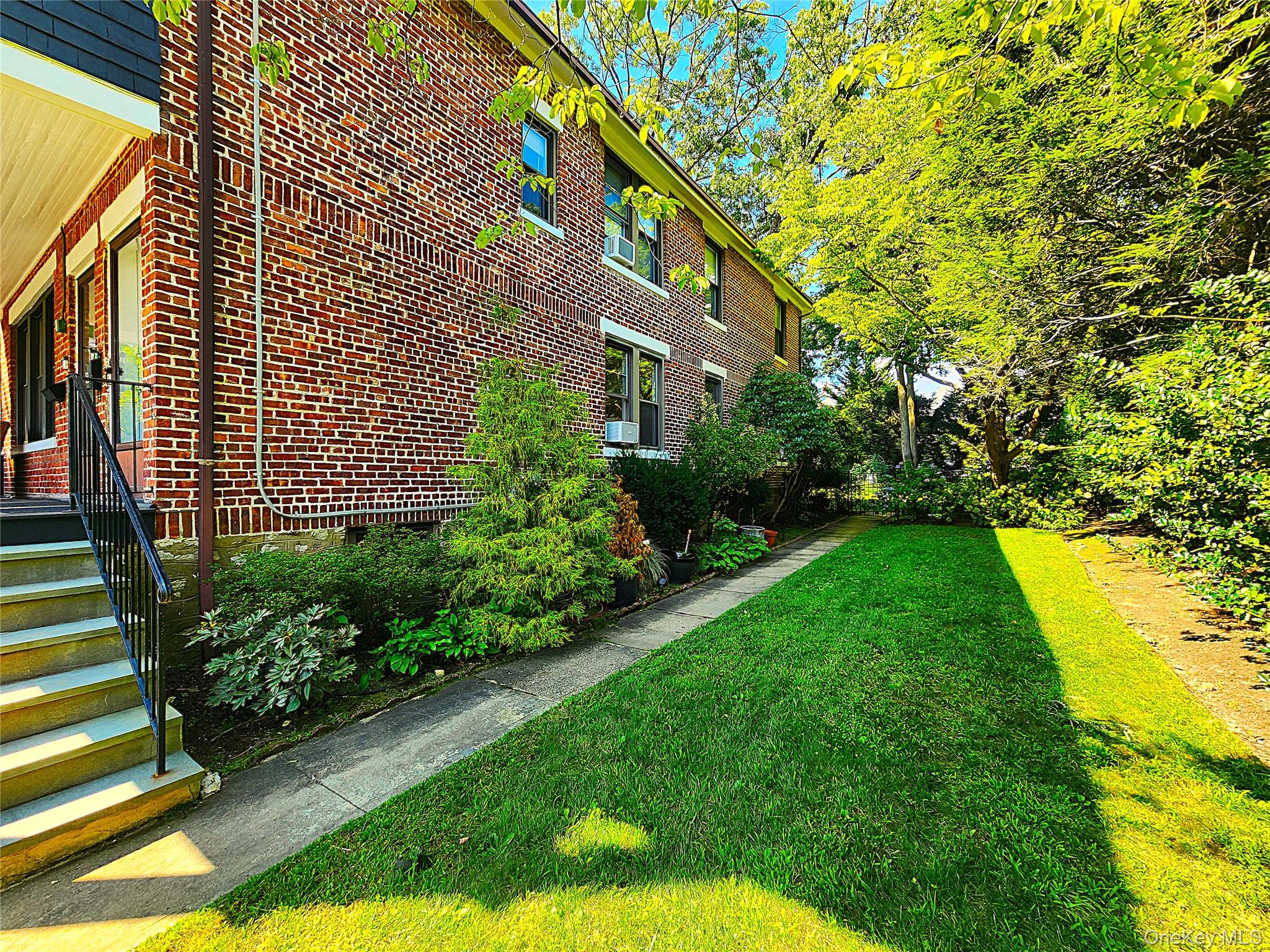 17 Grand Boulevard, Unit 1 photo 11