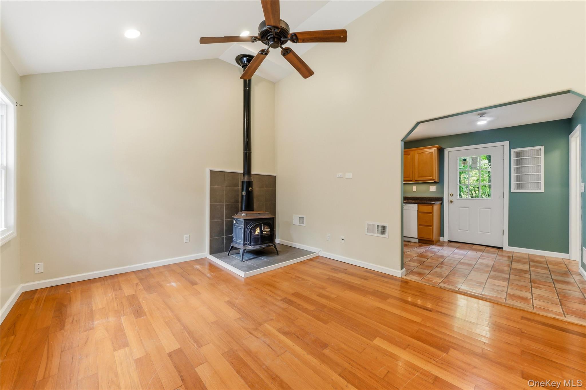 44 Cooper Road – For Sale photo 2