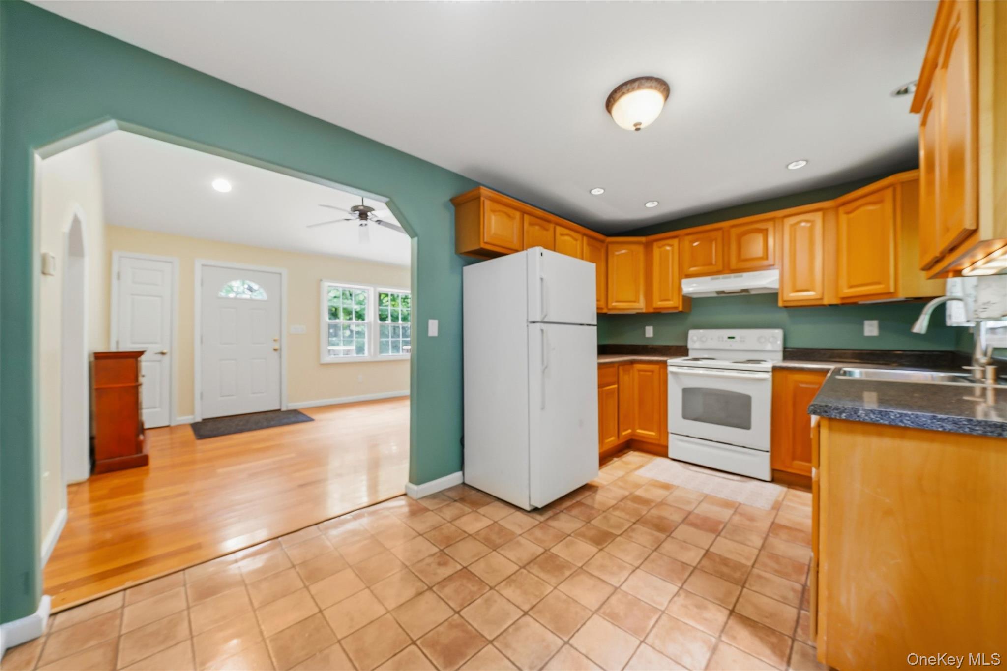 44 Cooper Road – For Sale photo 3