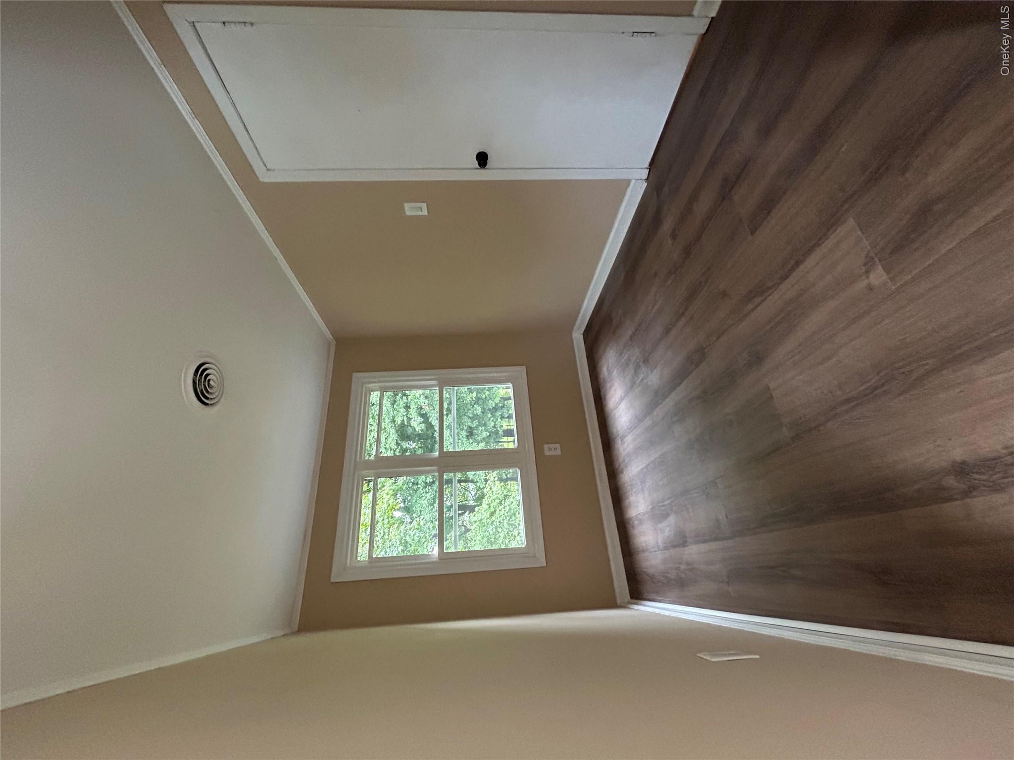 25 Independence Avenue – For Sale photo 3