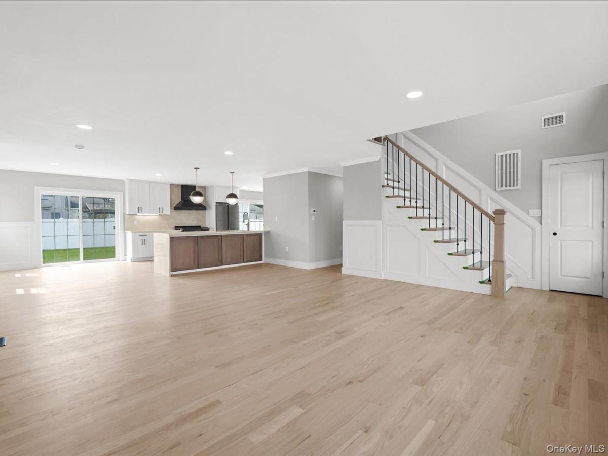 60 Westwood Road S – For Sale photo 3