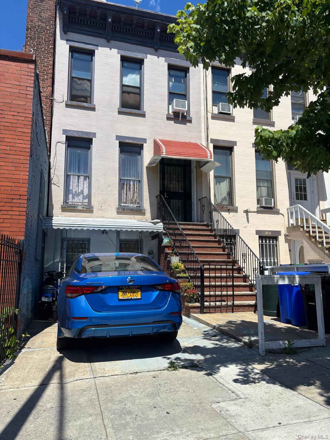 165 17th Street – For Sale