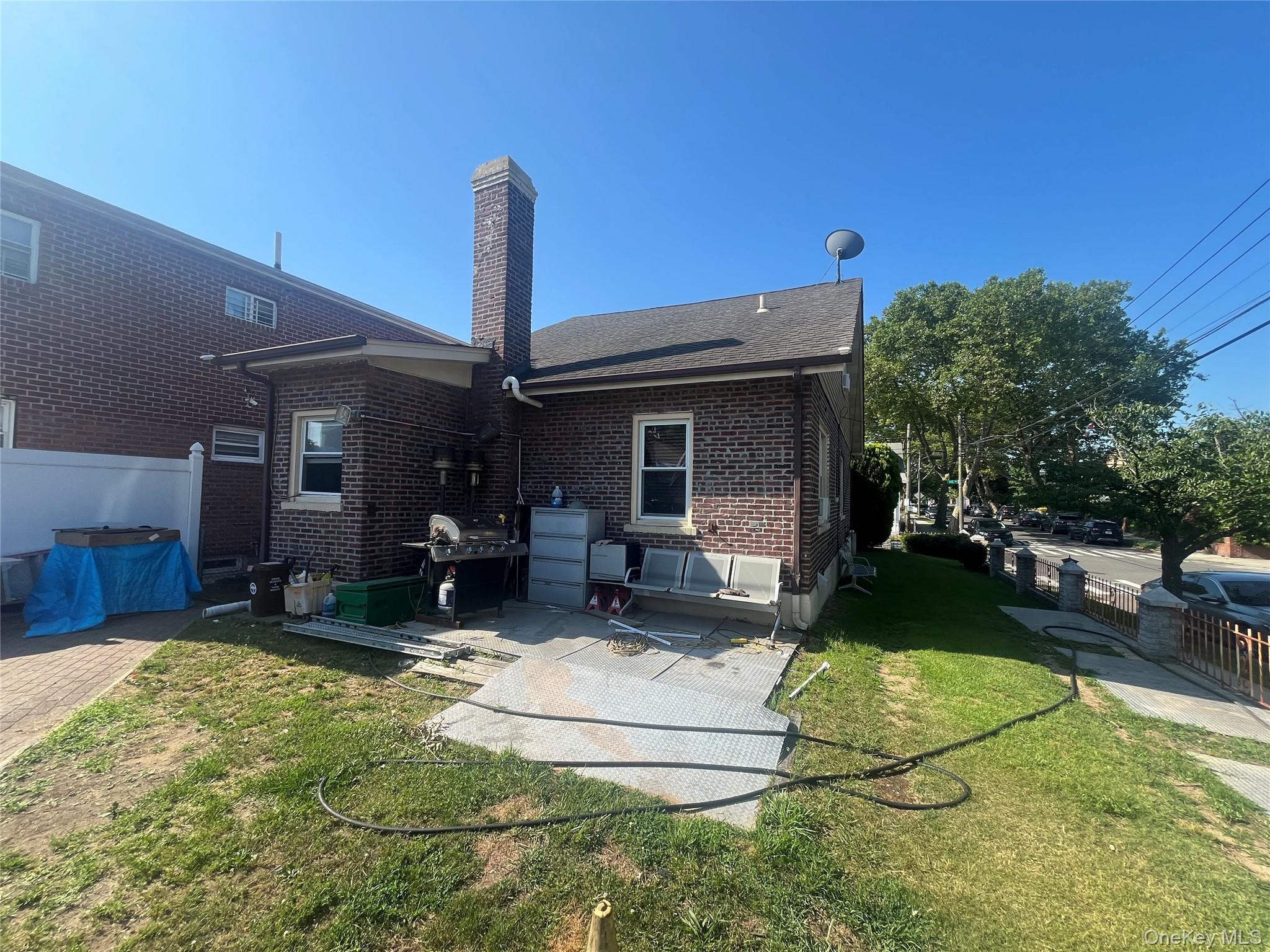 18103 145th Road – For Sale photo 2