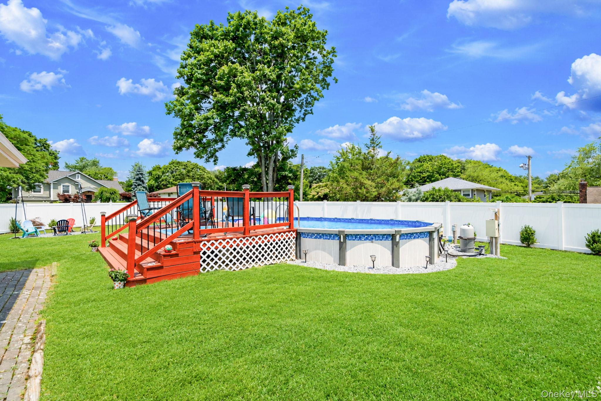 1 Blue Spruce Lane – For Sale photo 4