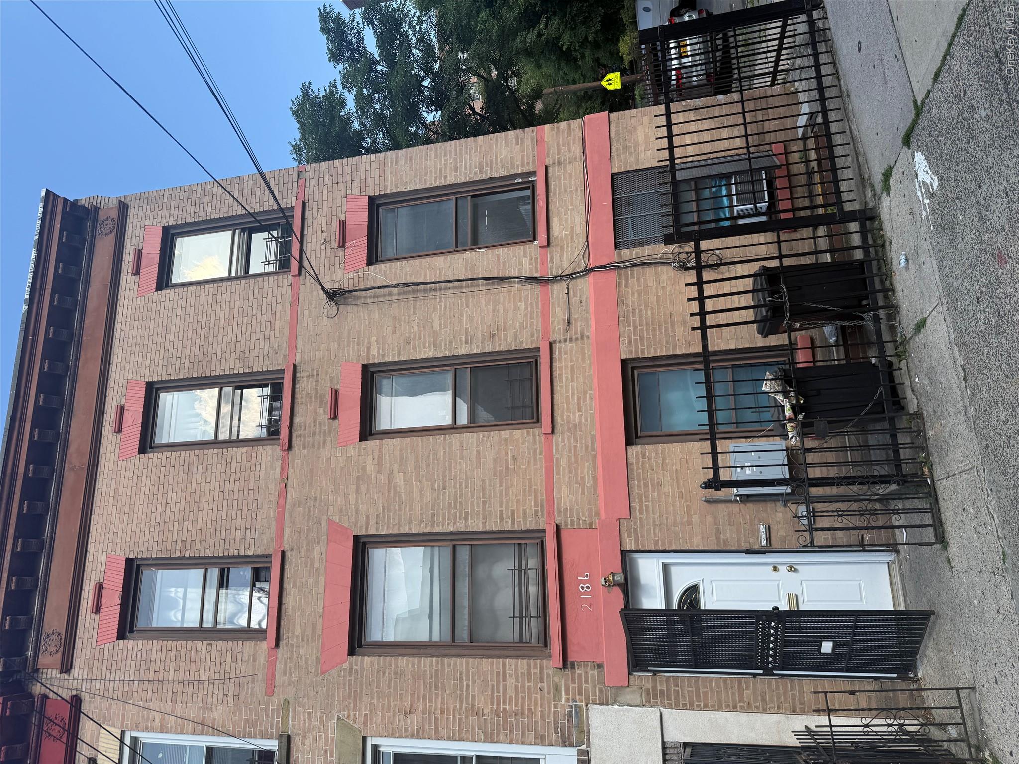 2186 Washington Avenue – For Sale