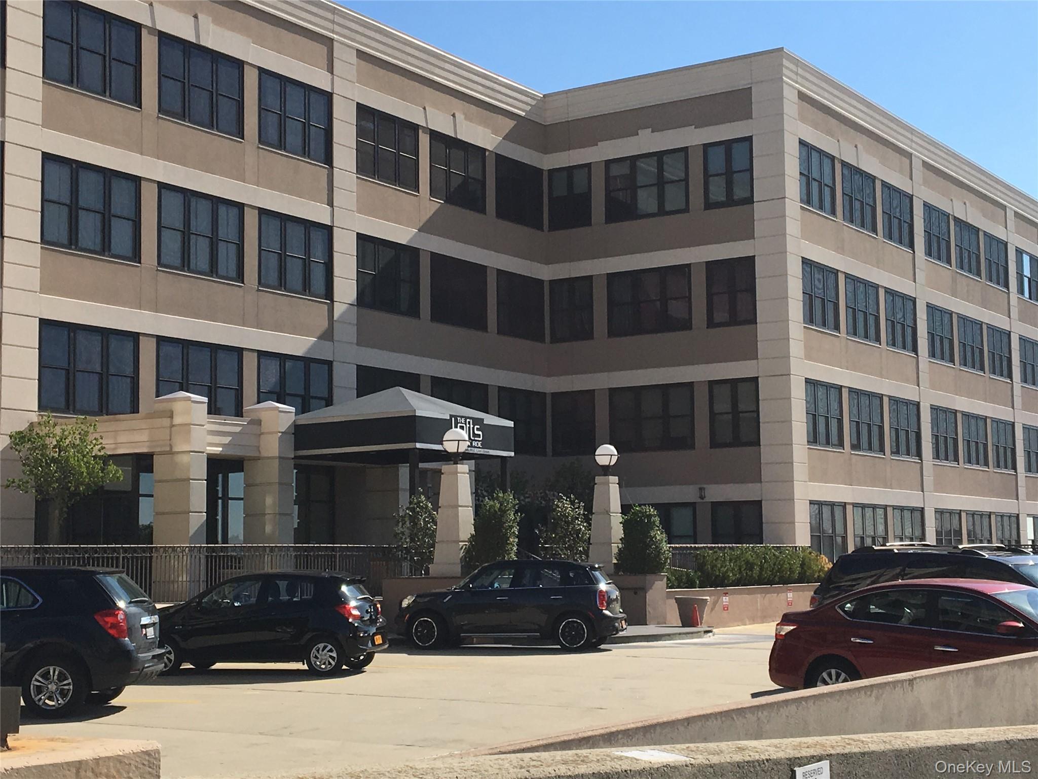 100 New Roc City Place, Unit 204