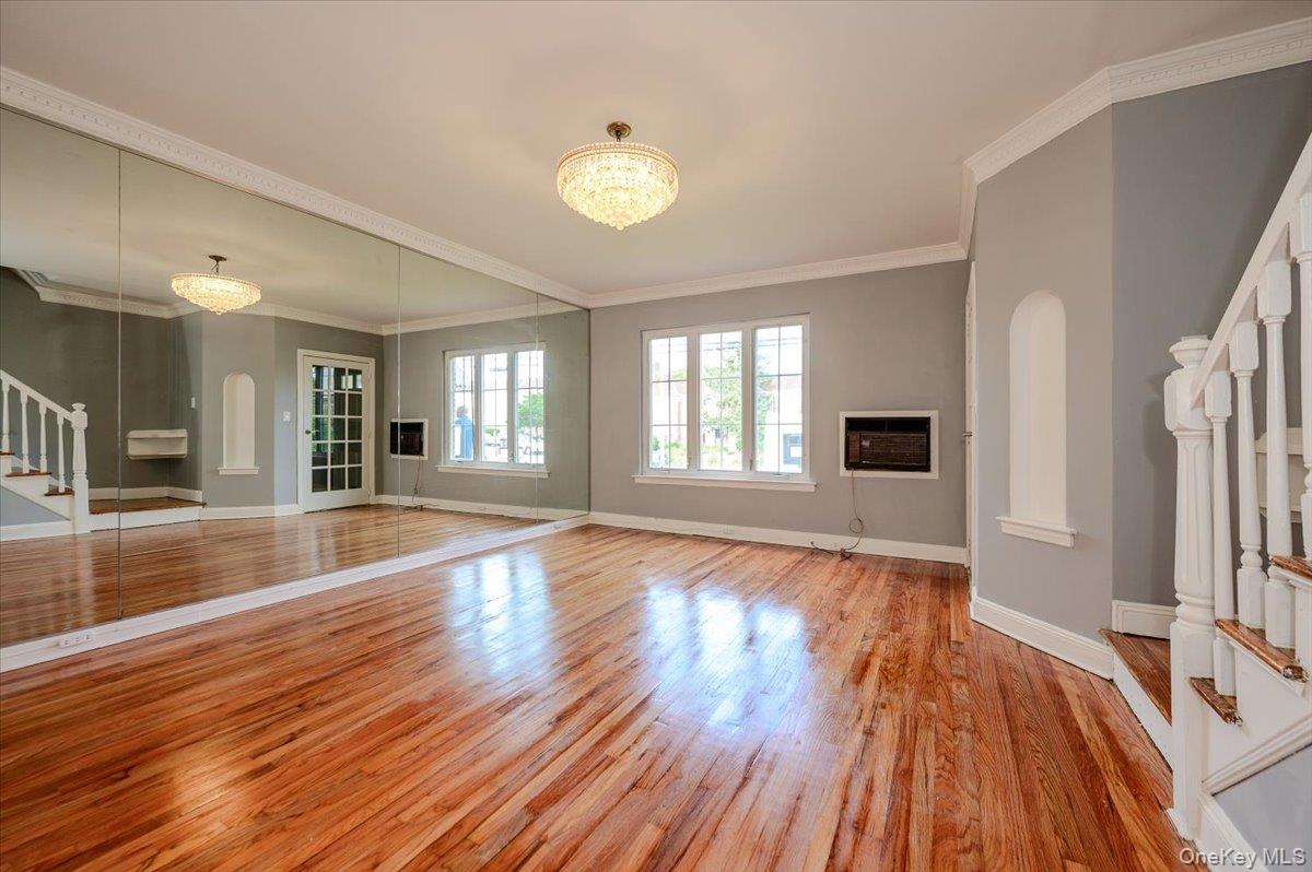 76-18 Utopia Parkway – For Sale photo 3