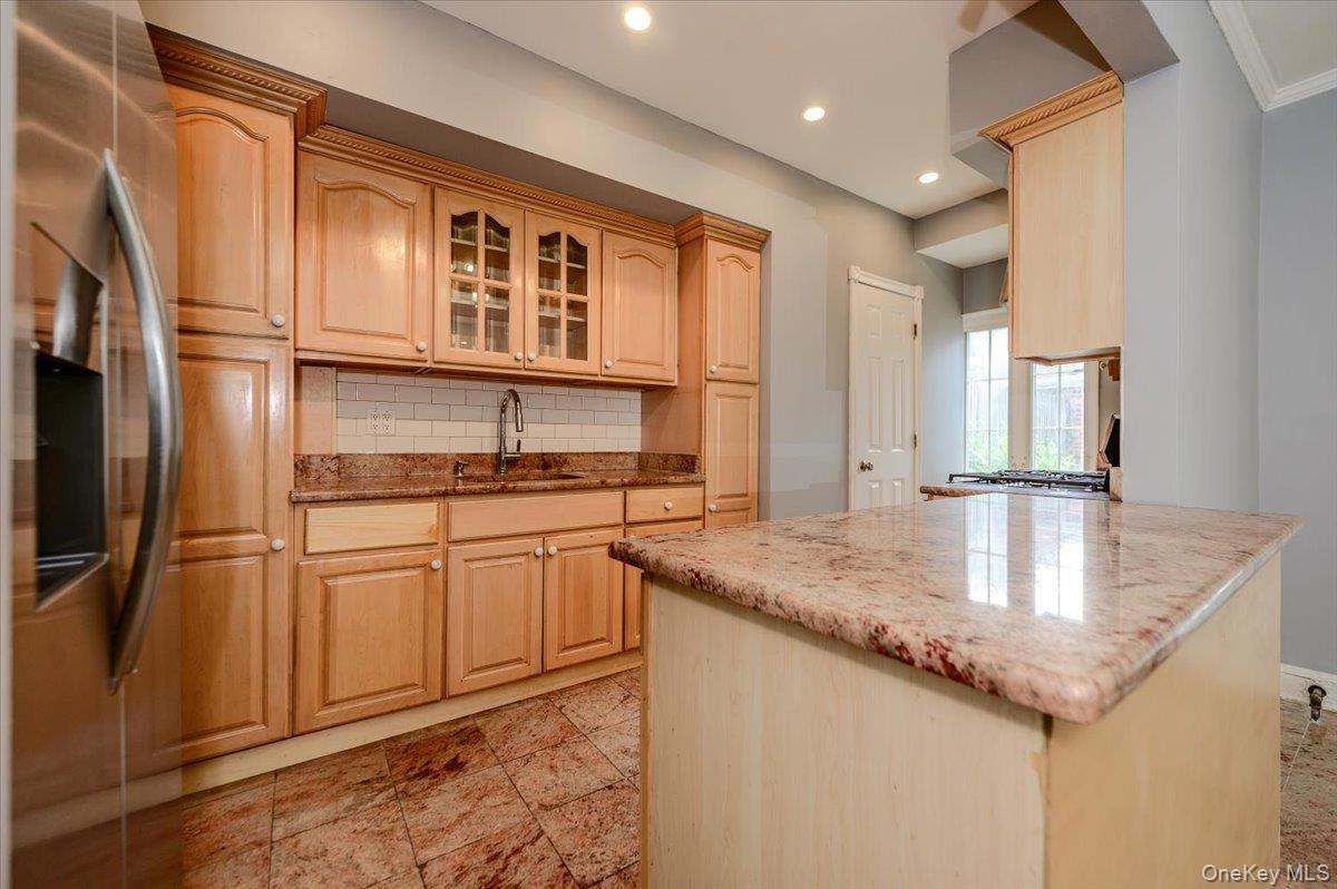 76-18 Utopia Parkway – For Sale photo 6