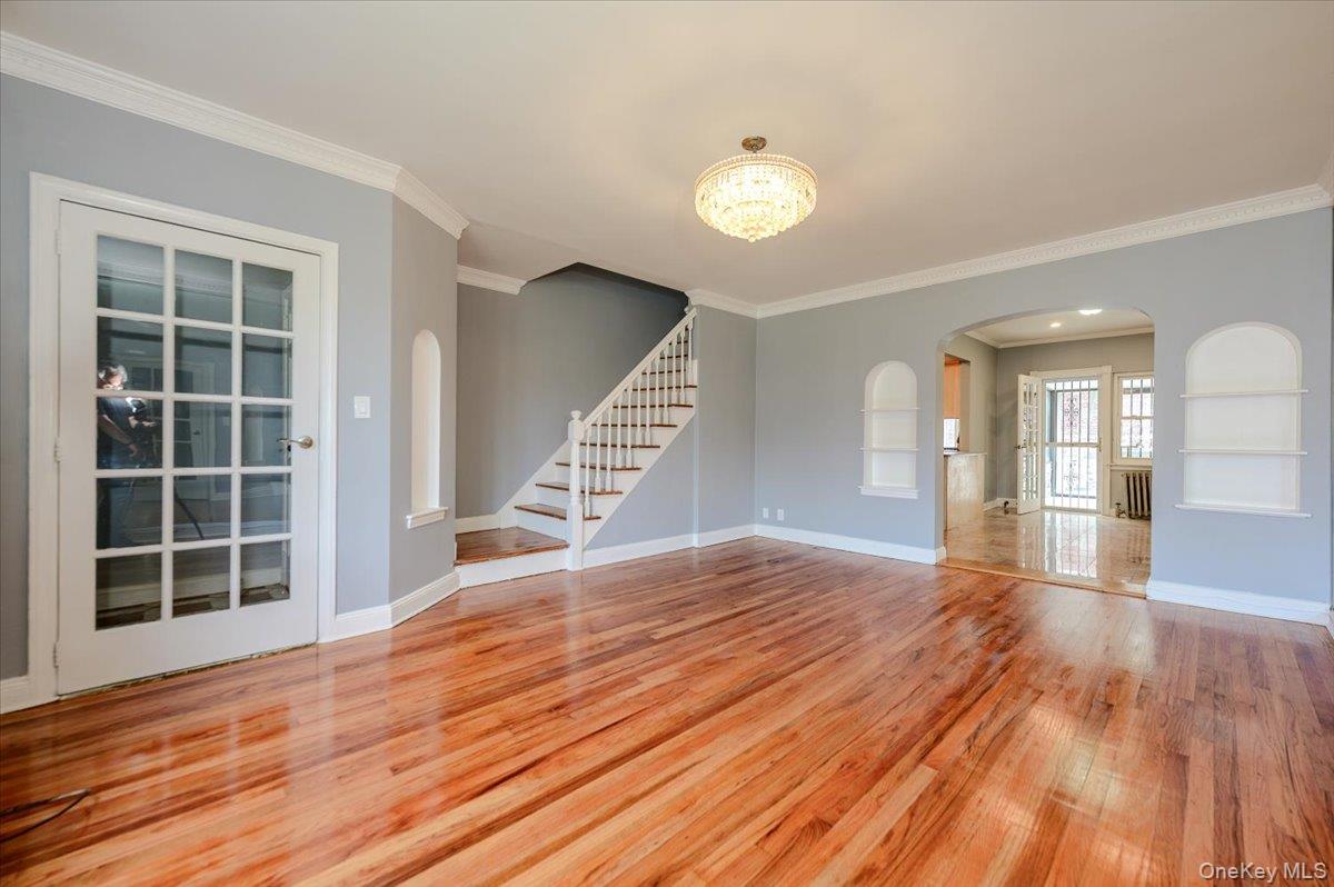 76-18 Utopia Parkway – For Sale photo 2