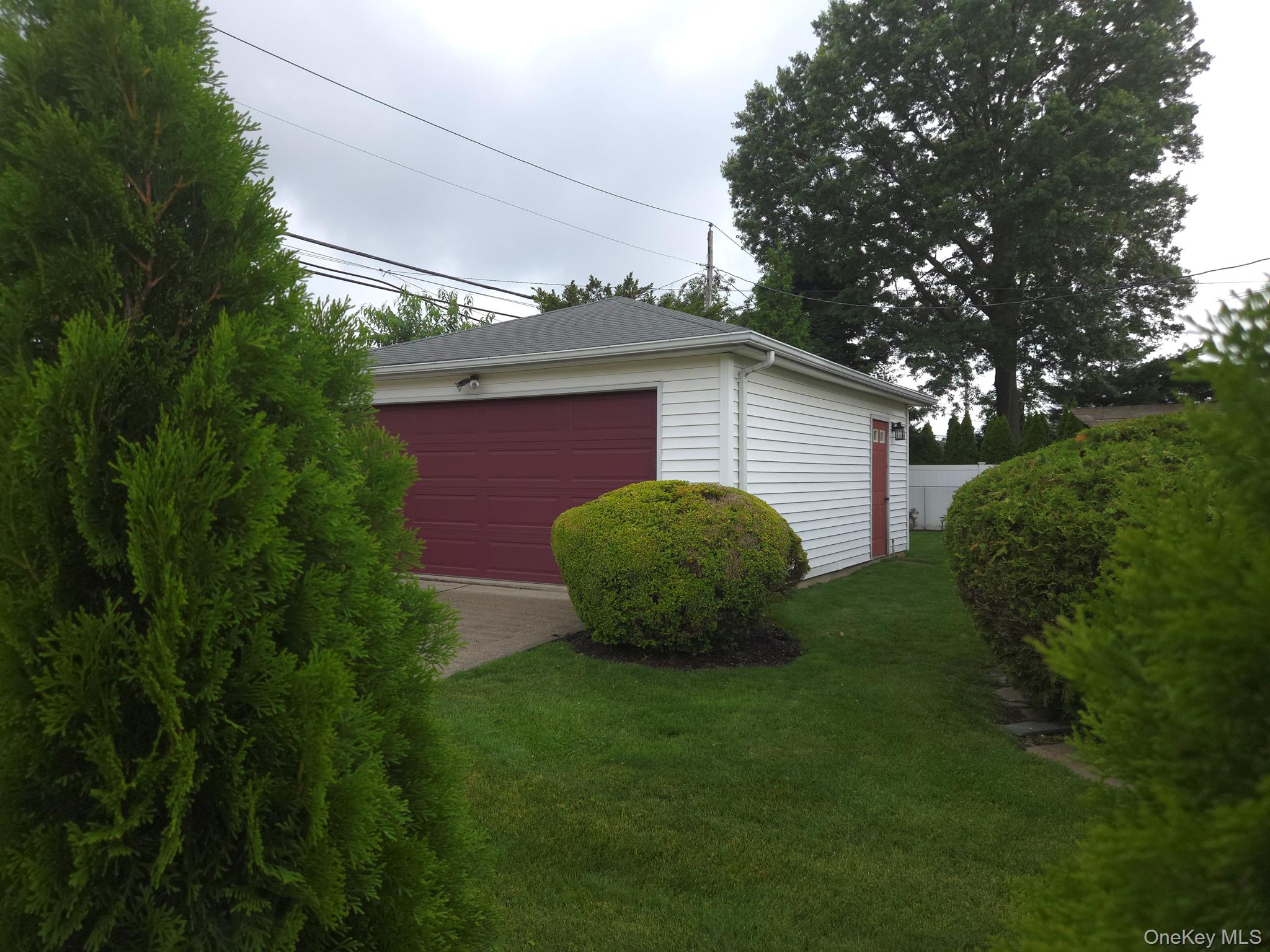 51 Eileen Avenue – For Sale photo 36