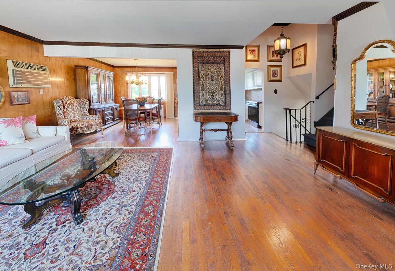 51 Eileen Avenue – For Sale photo 4