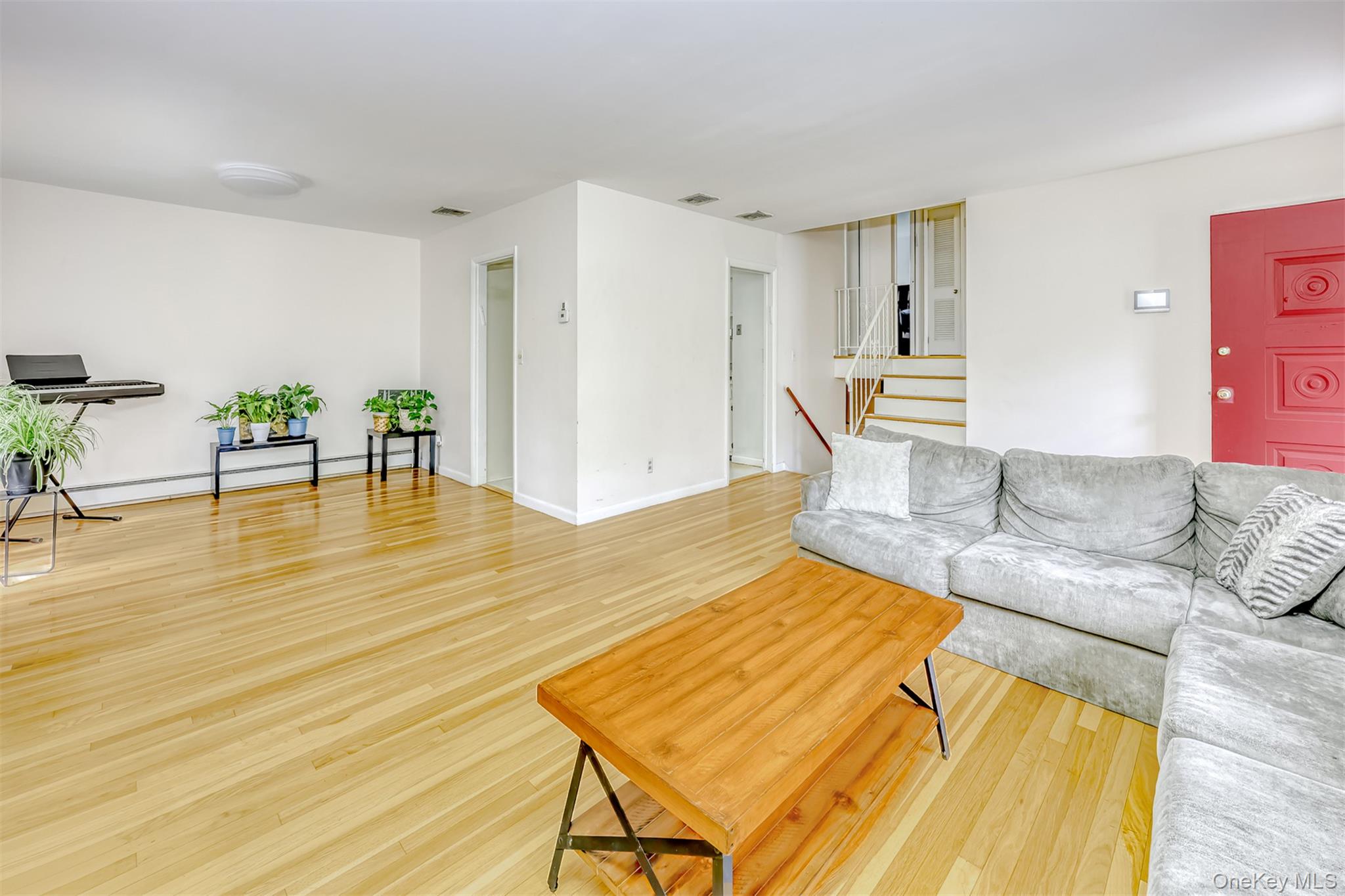 26 River Road – For Sale photo 10