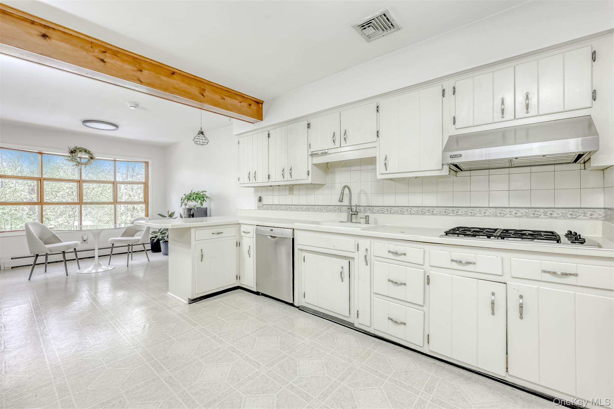26 River Road – For Sale photo 12