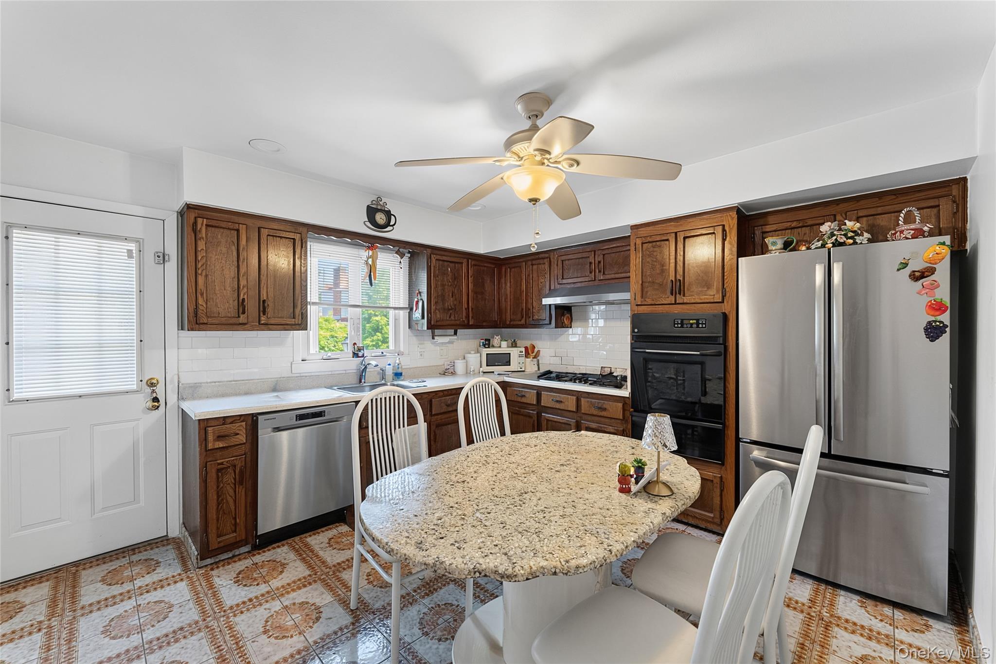 22 Curtis Lane – For Sale photo 21