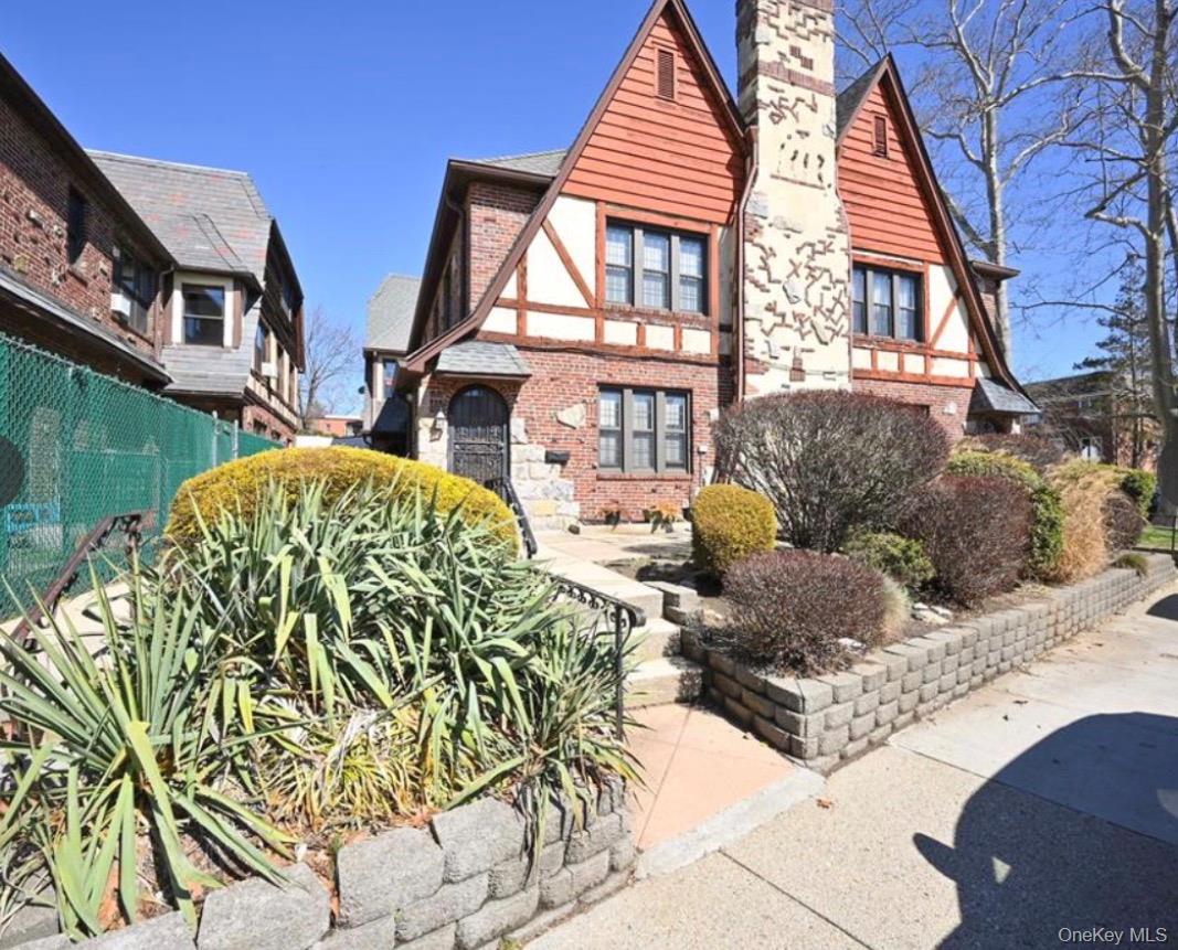 190-15 Crocheron Avenue – For Sale