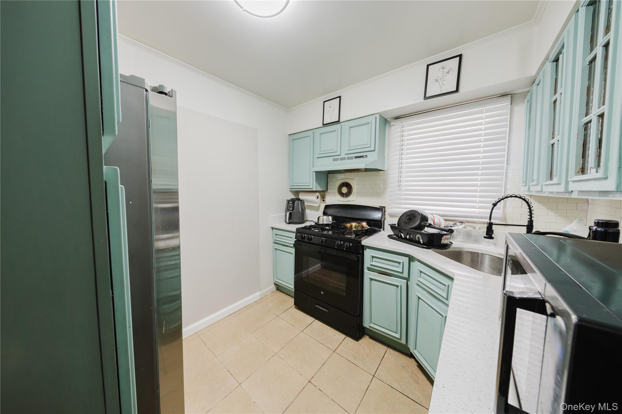 156-18 137th Avenue – For Sale photo 3