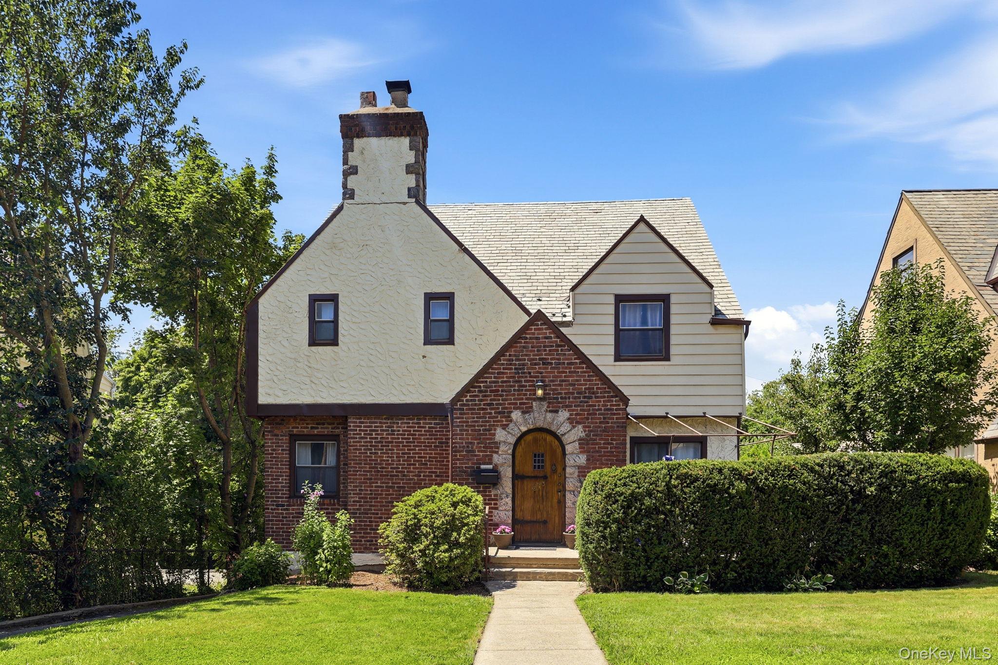 873 James Street – For Sale