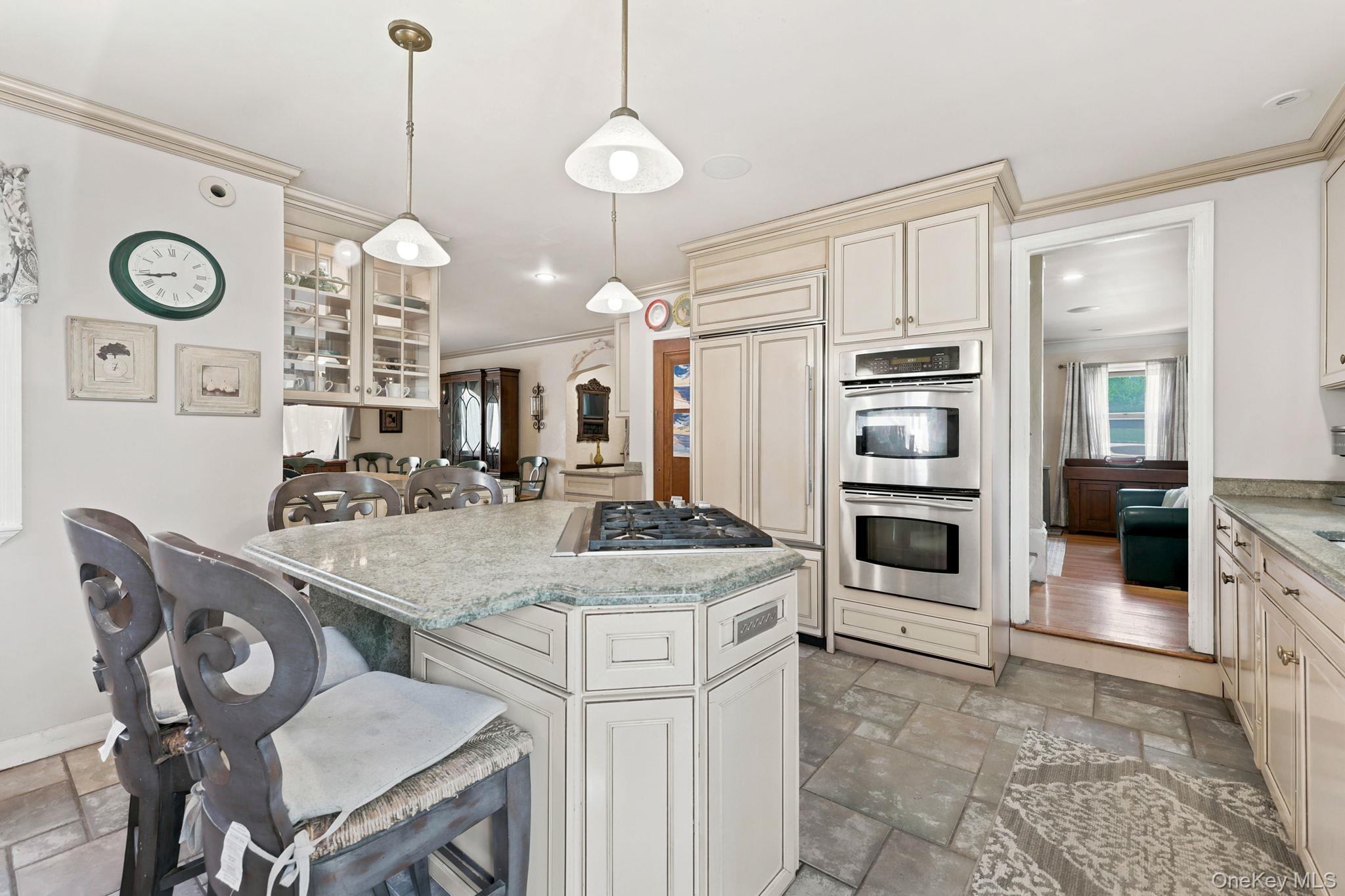 873 James Street – For Sale photo 6