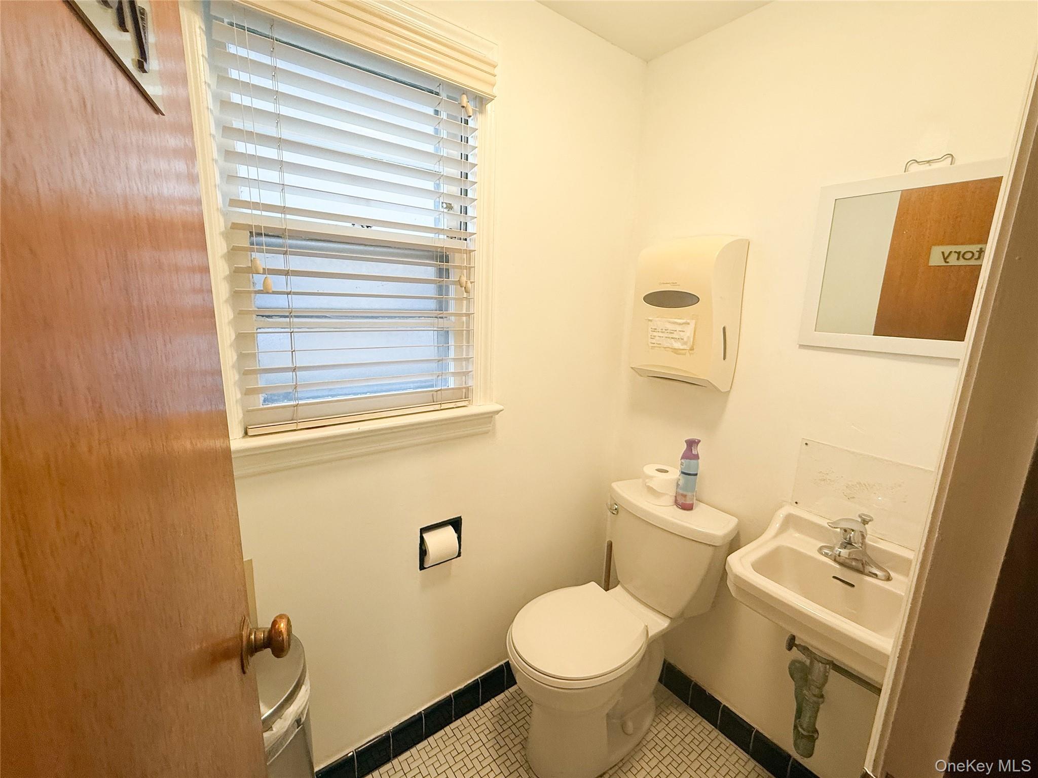 20917 Union Turnpike – For Rent photo 7