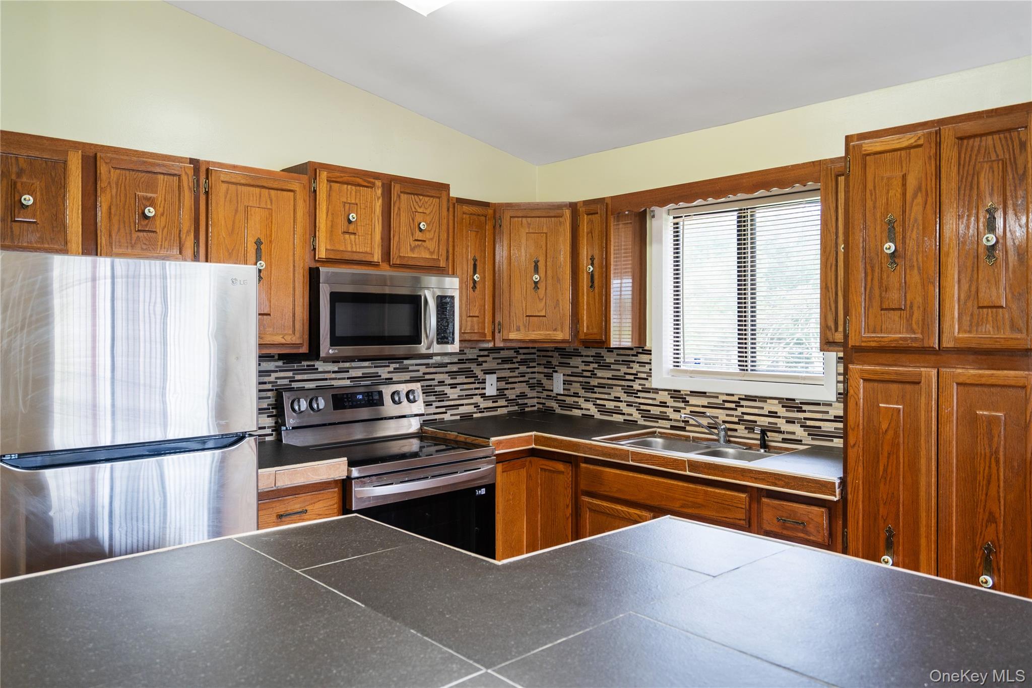 3 Harold Lane – For Rent photo 14