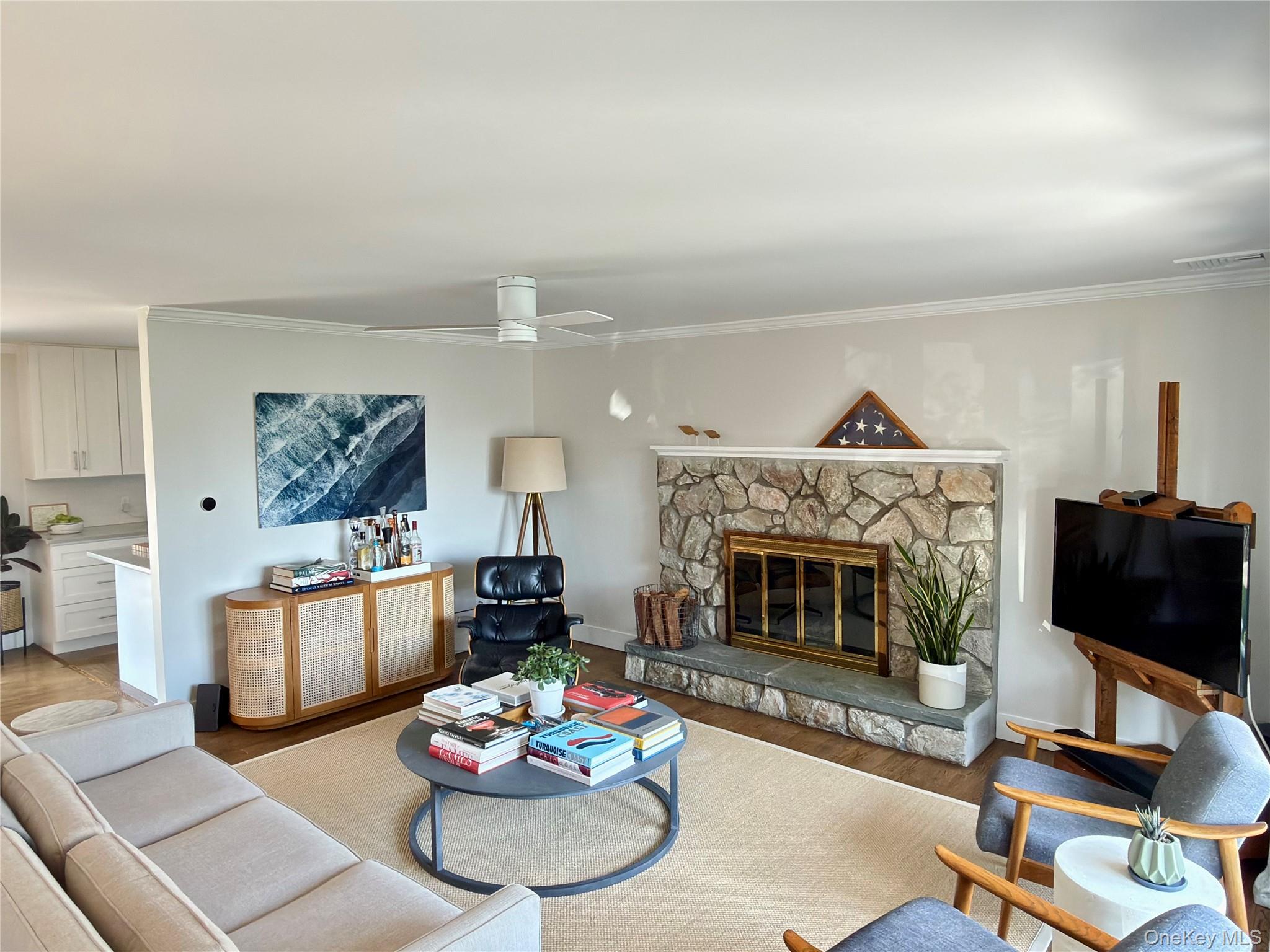17 Locust Street – For Sale photo 2