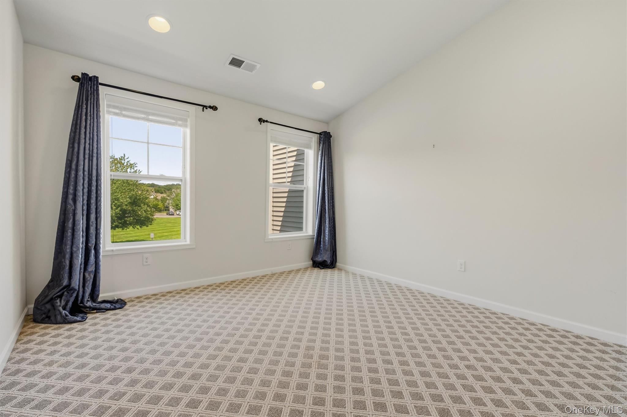 12 Fenton Way – For Sale photo 36