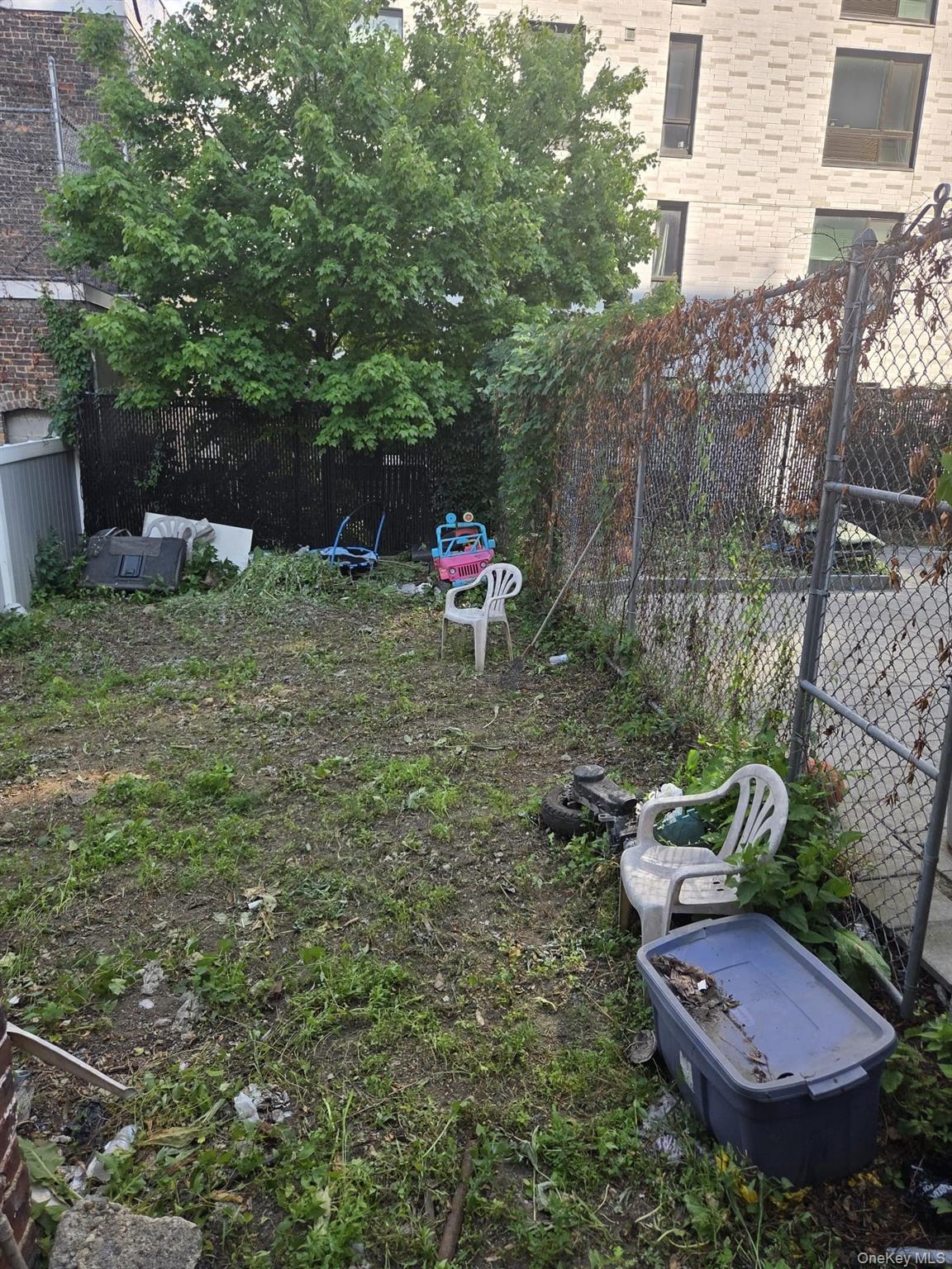 2182 Bathgate Avenue – For Sale photo 4
