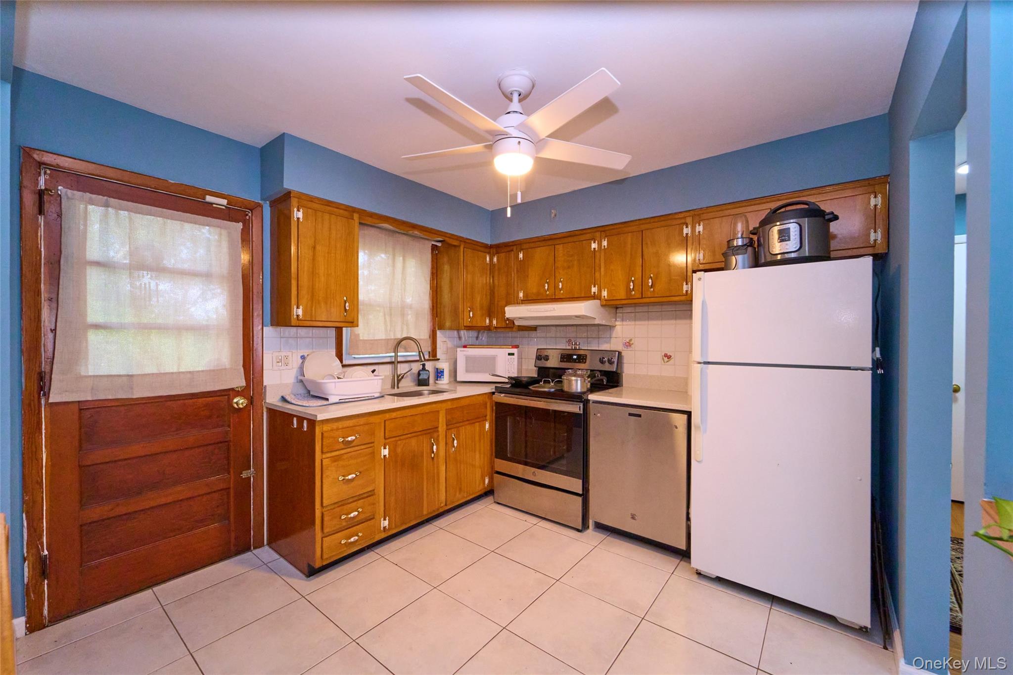 12 Goeller Avenue – For Sale photo 4