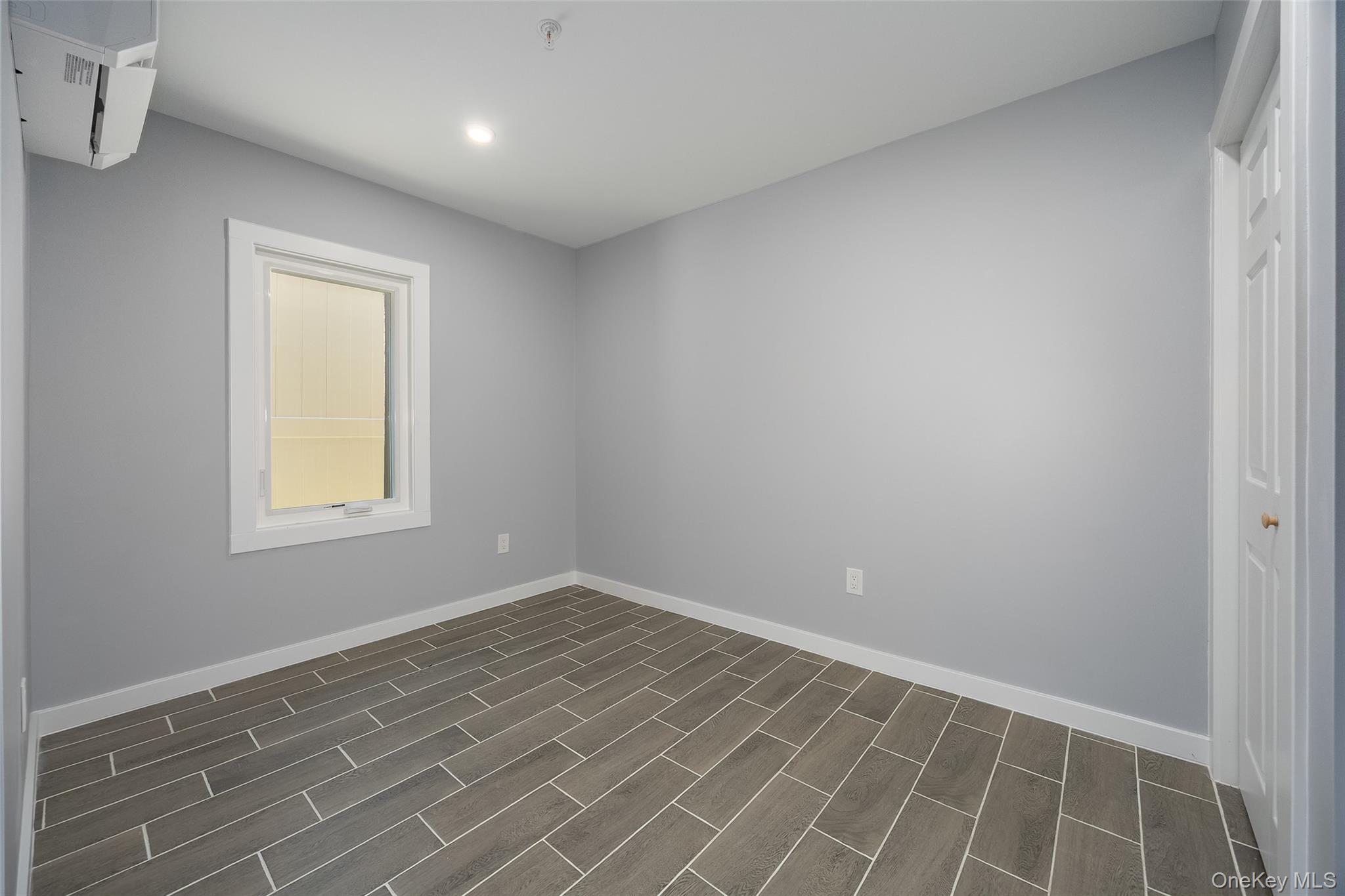 126 Innis Avenue, Unit 1-1 photo 5