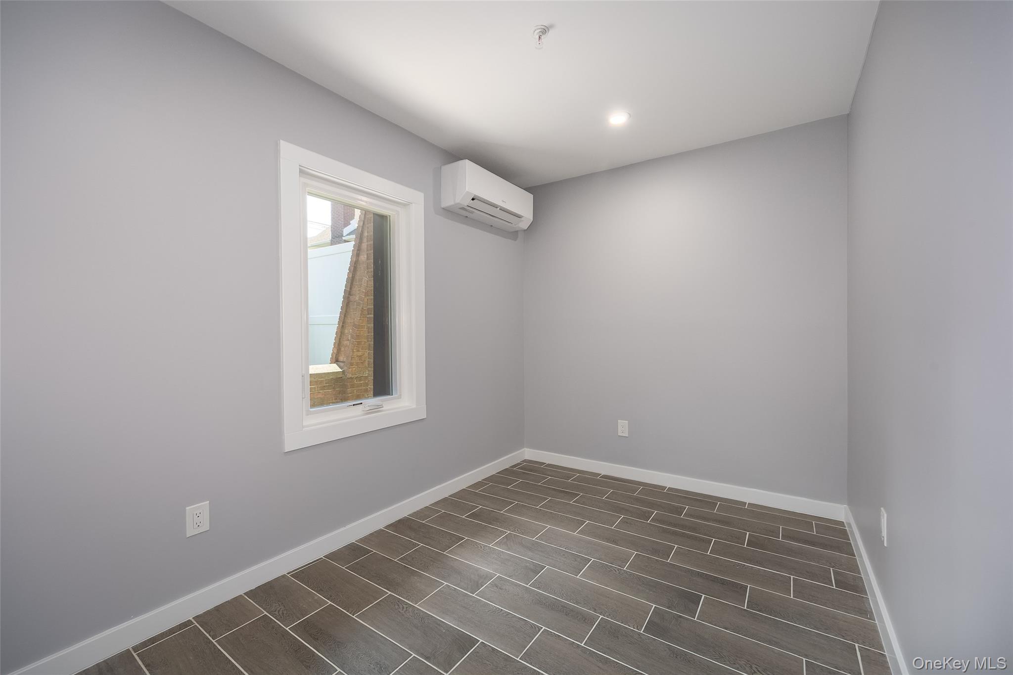 126 Innis Avenue, Unit 1-1 photo 8
