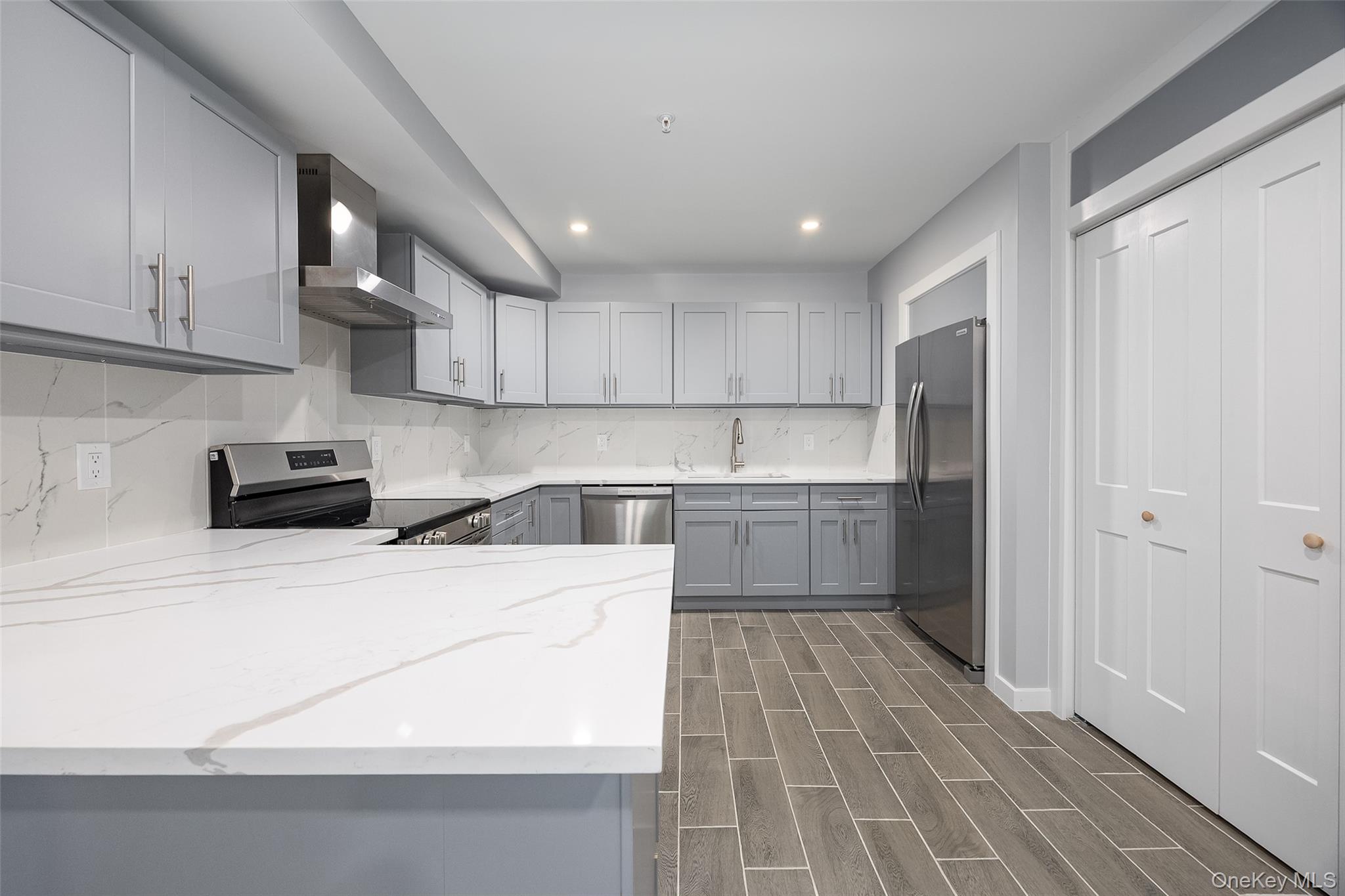 126 Innis Avenue, Unit 1-1 photo 2