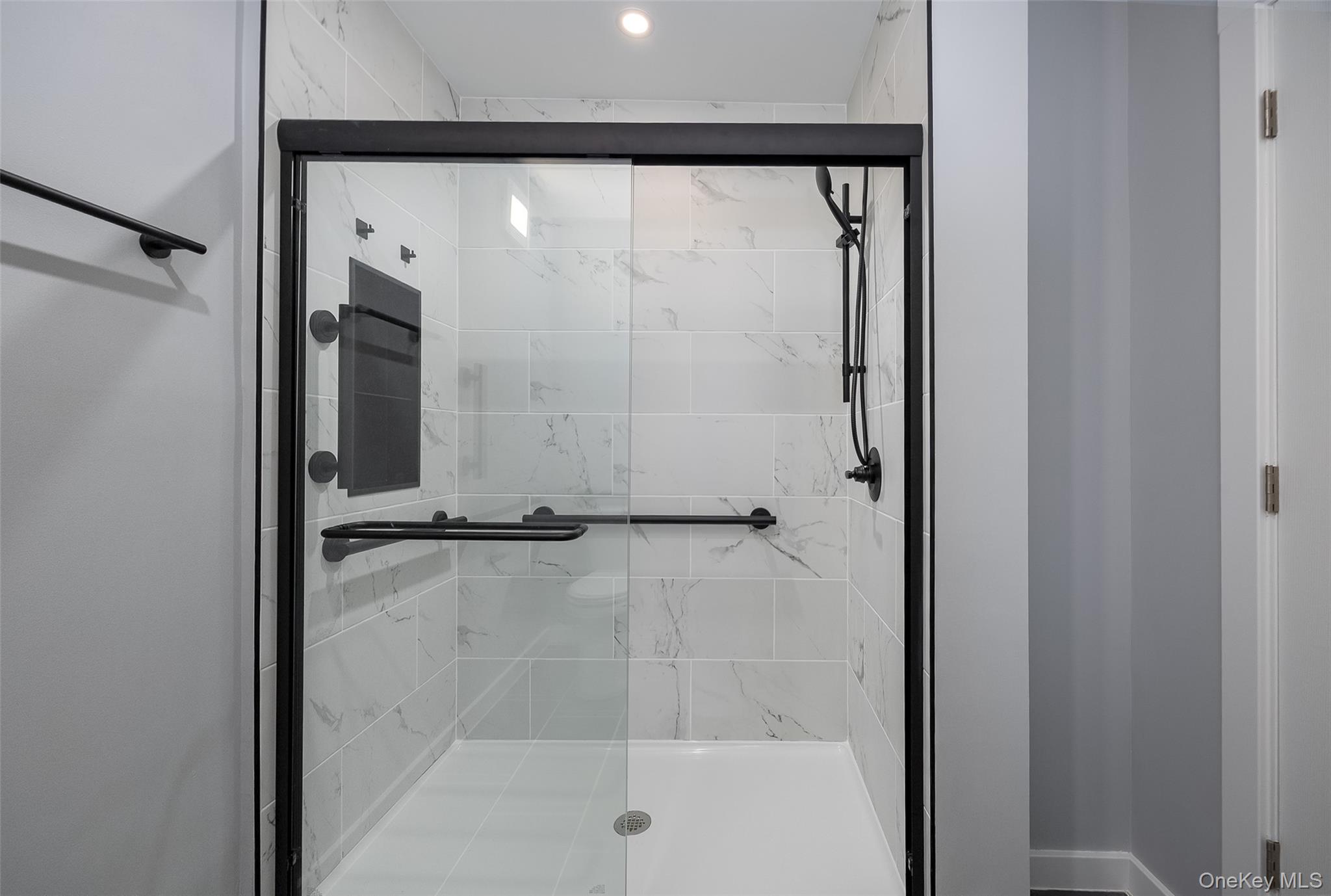 126 Innis Avenue, Unit 1-1 photo 6