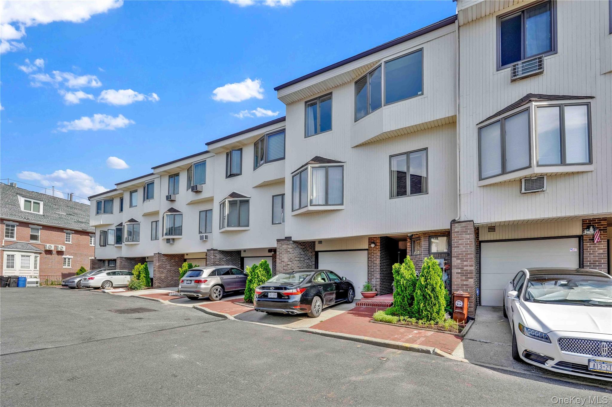 120-09 Riviera Court, Unit 10B photo 4