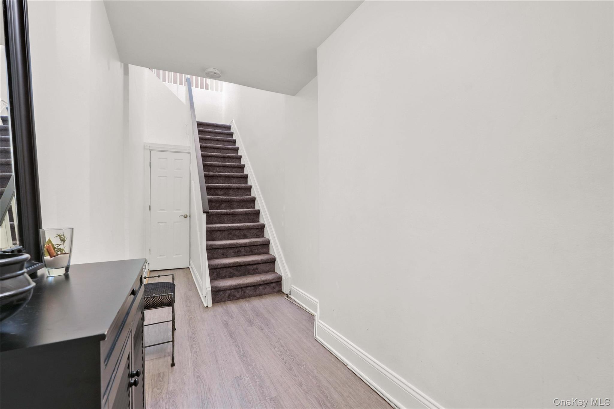 120-09 Riviera Court, Unit 10B photo 5