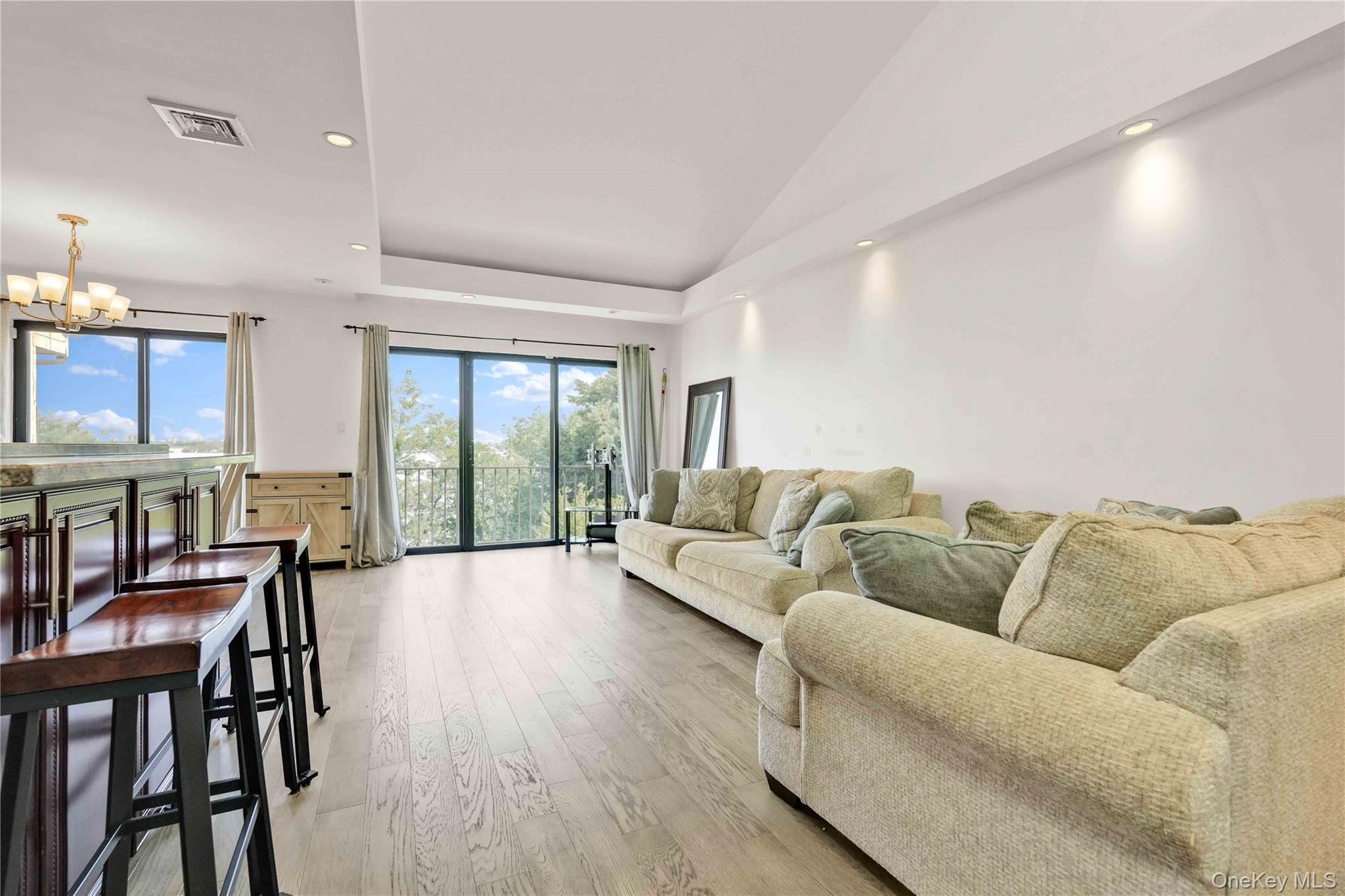 120-09 Riviera Court, Unit 10B photo 8