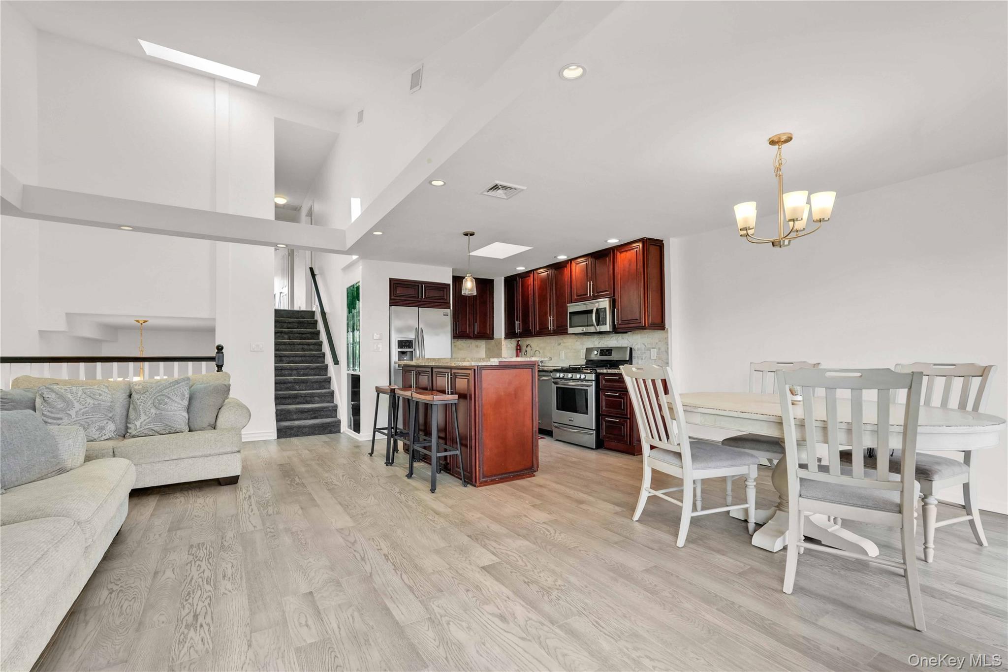 120-09 Riviera Court, Unit 10B photo 10