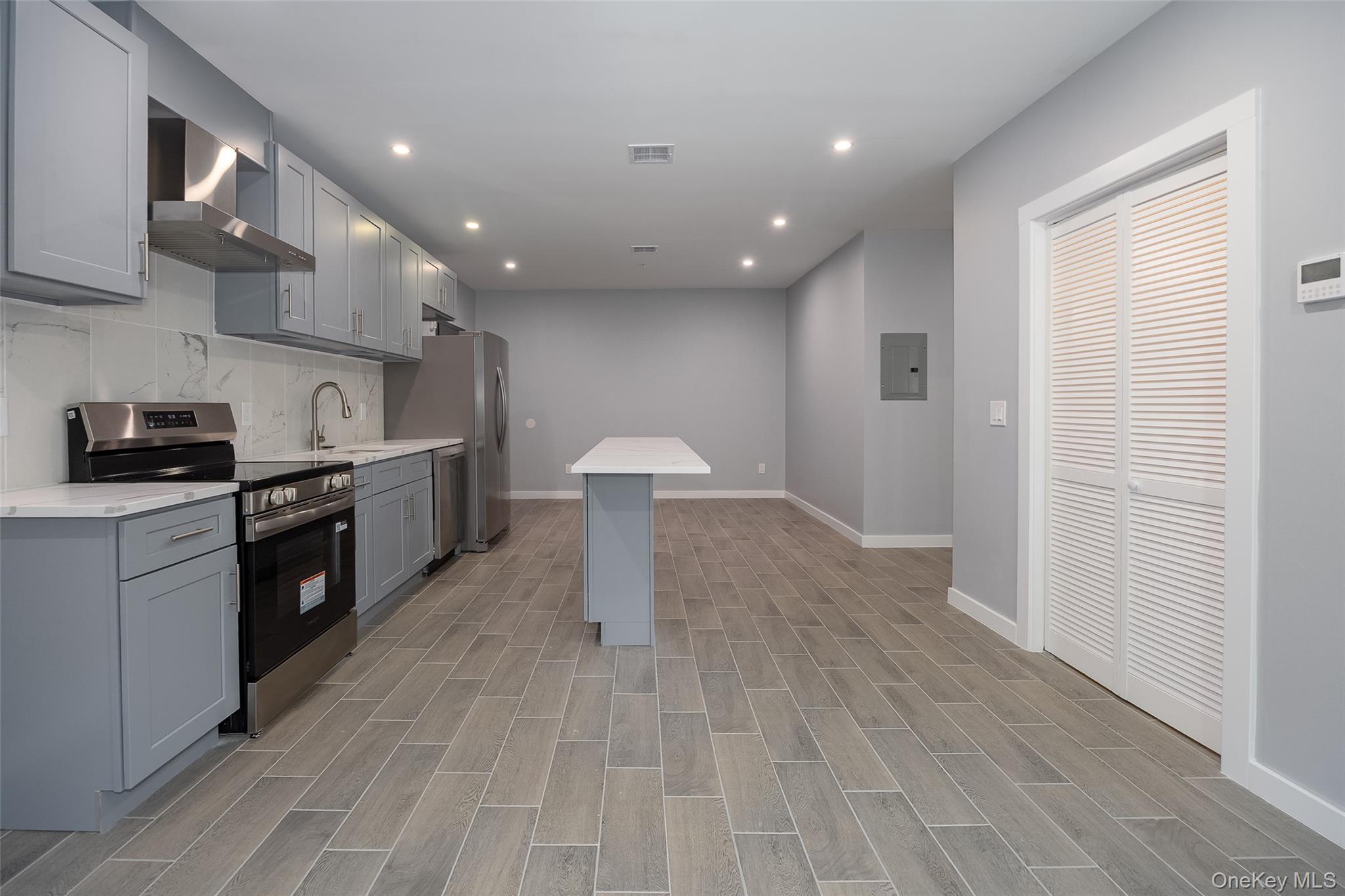 126 Innis Avenue, Unit 2-2 photo 4