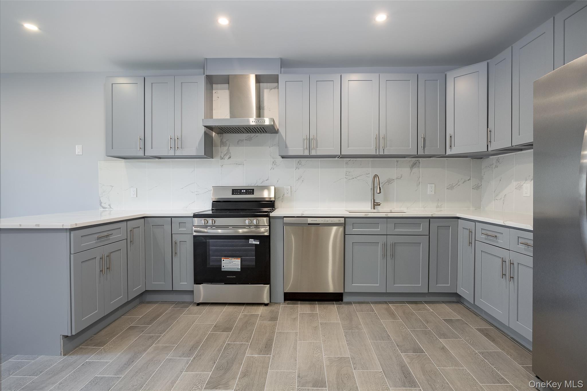 126 Innis Avenue, Unit 2-3 photo 4