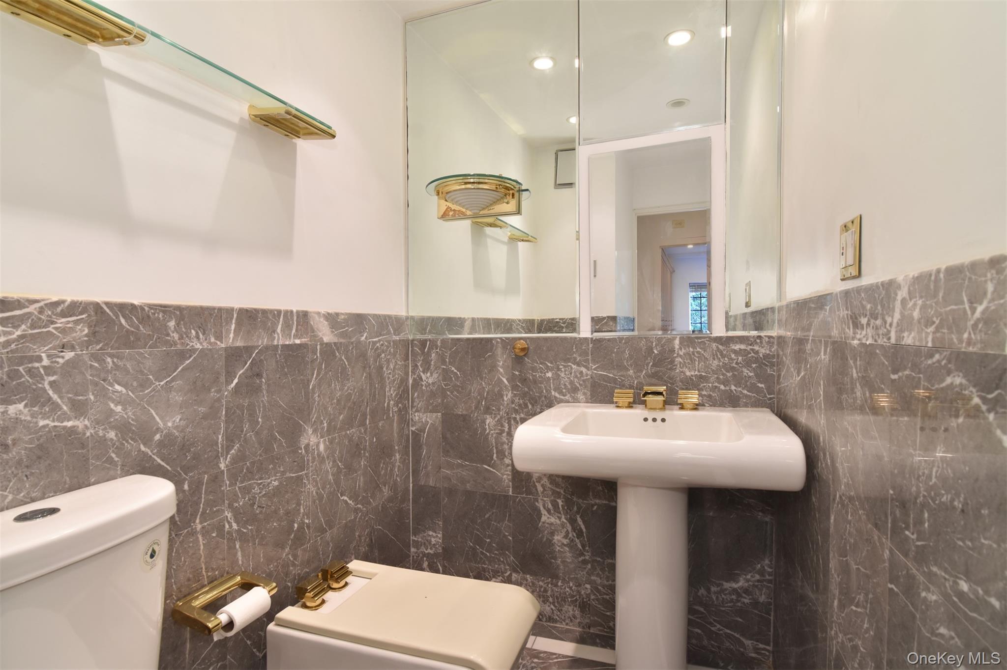 915 Wynnewood Road, Unit A3 photo 15