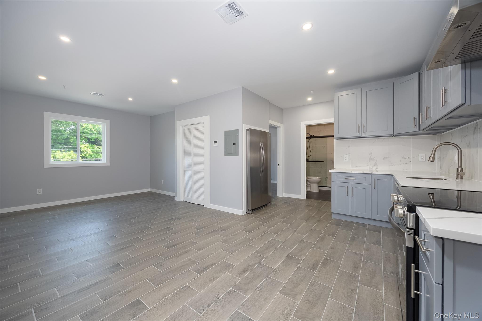 126 Innis Avenue, Unit 2-4 photo 3
