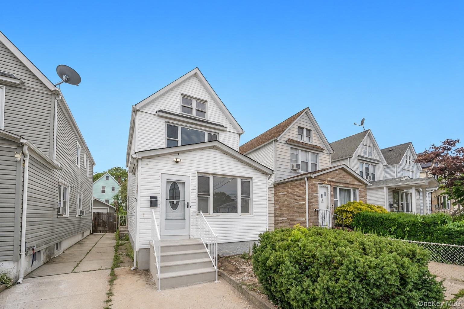 217-08 110th Road – For Sale photo 3