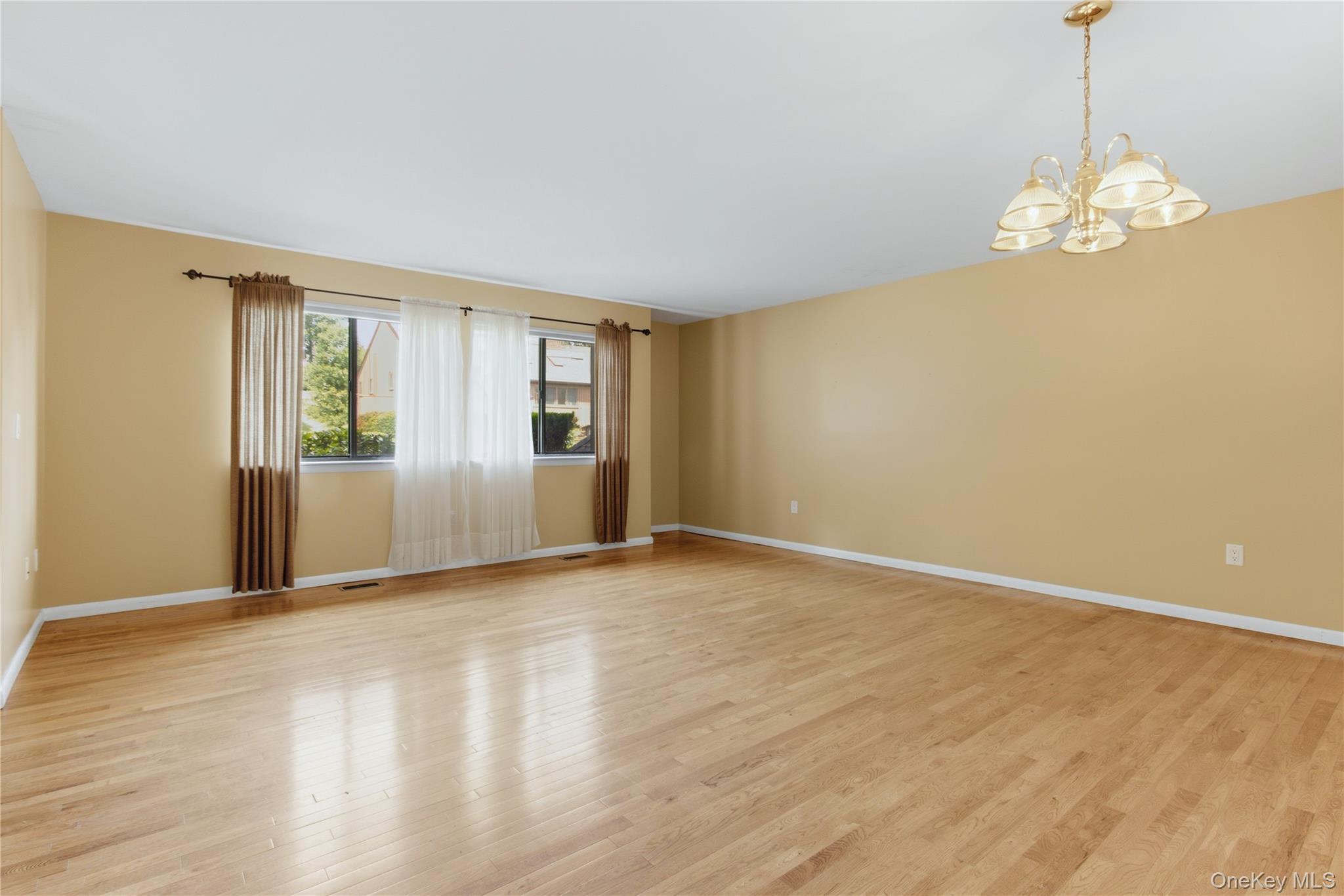 702 Scenic Lane – For Sale photo 6