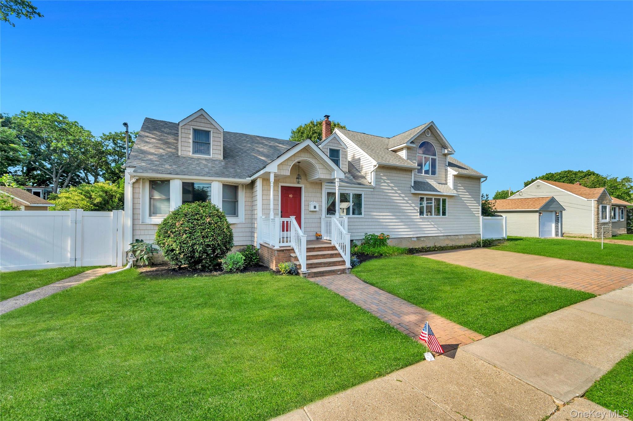 40 Columbia Street – For Sale photo 2