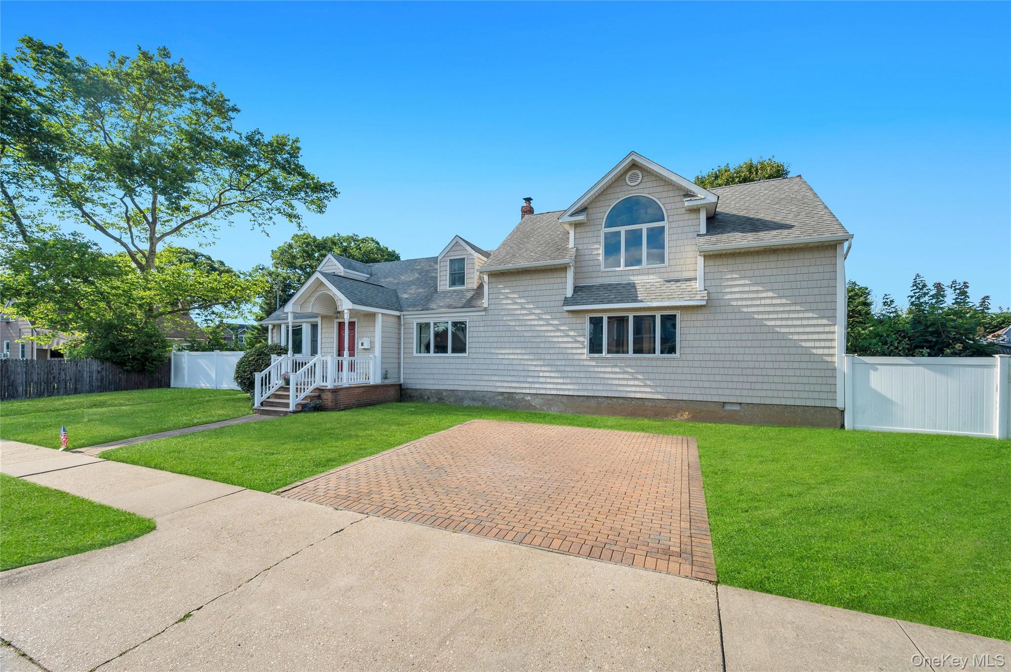 40 Columbia Street – For Sale photo 3