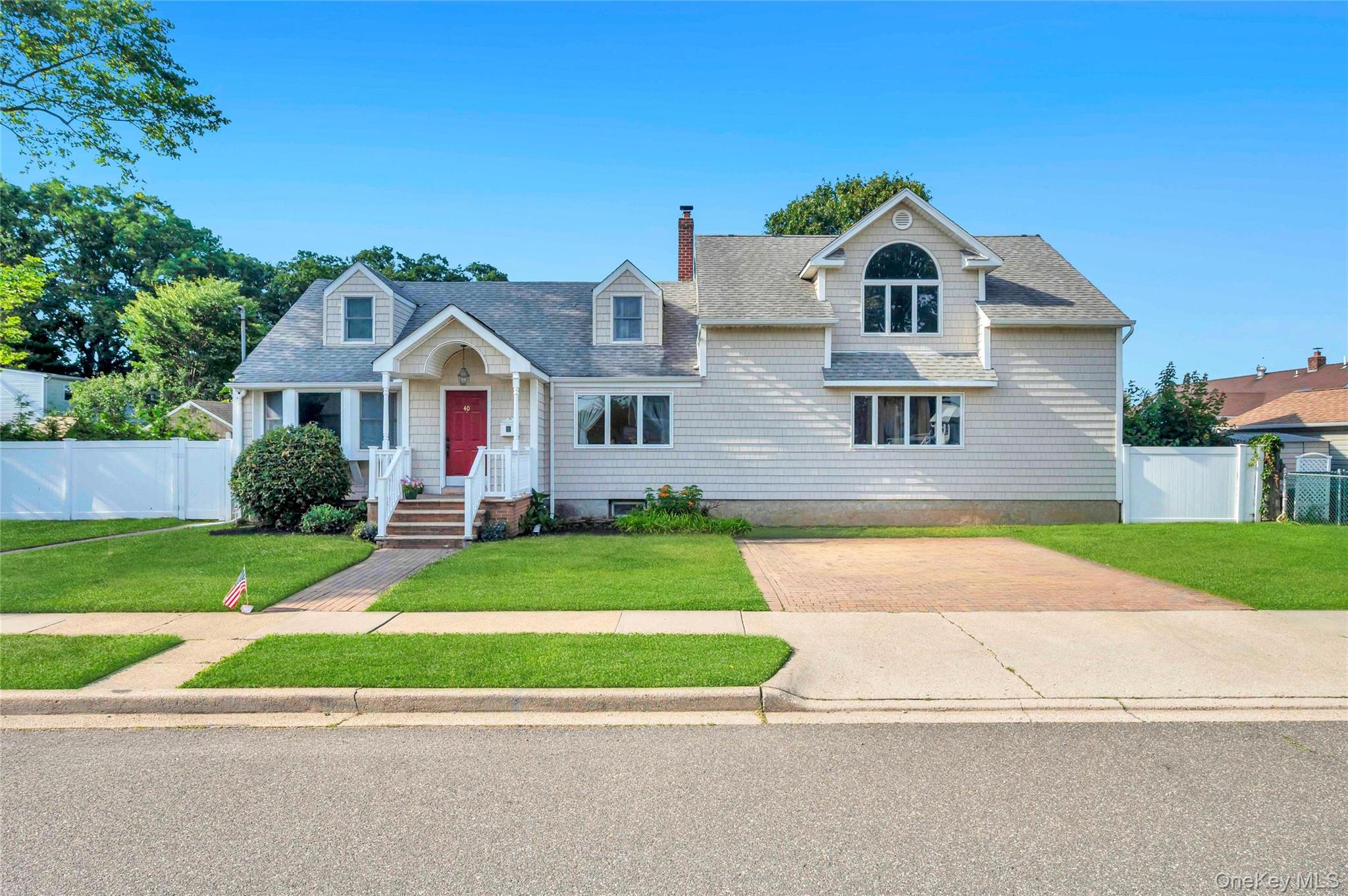 40 Columbia Street – For Sale