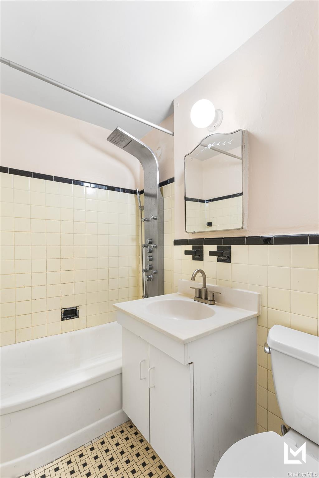 98-34 63rd Drive, Unit 4J photo 6