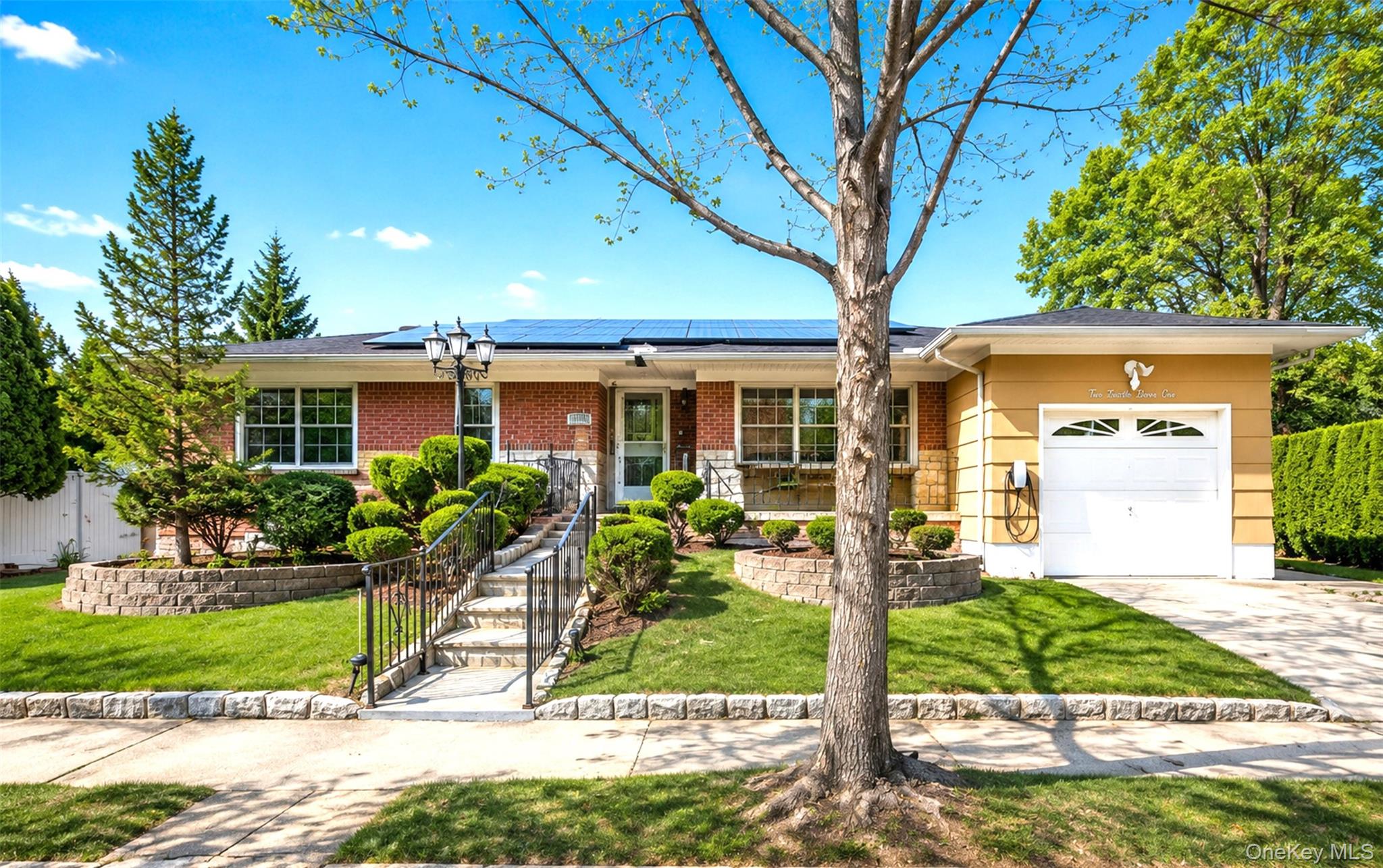 218-21 Stewart Road – For Sale