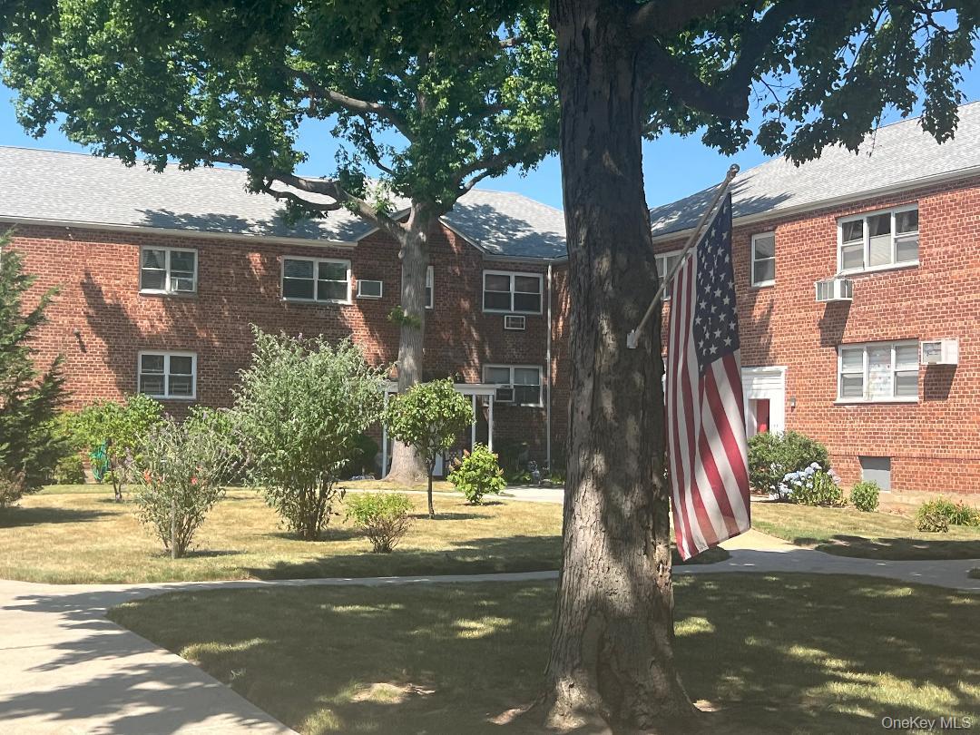 155-24 84th Street, Unit 1L photo 3